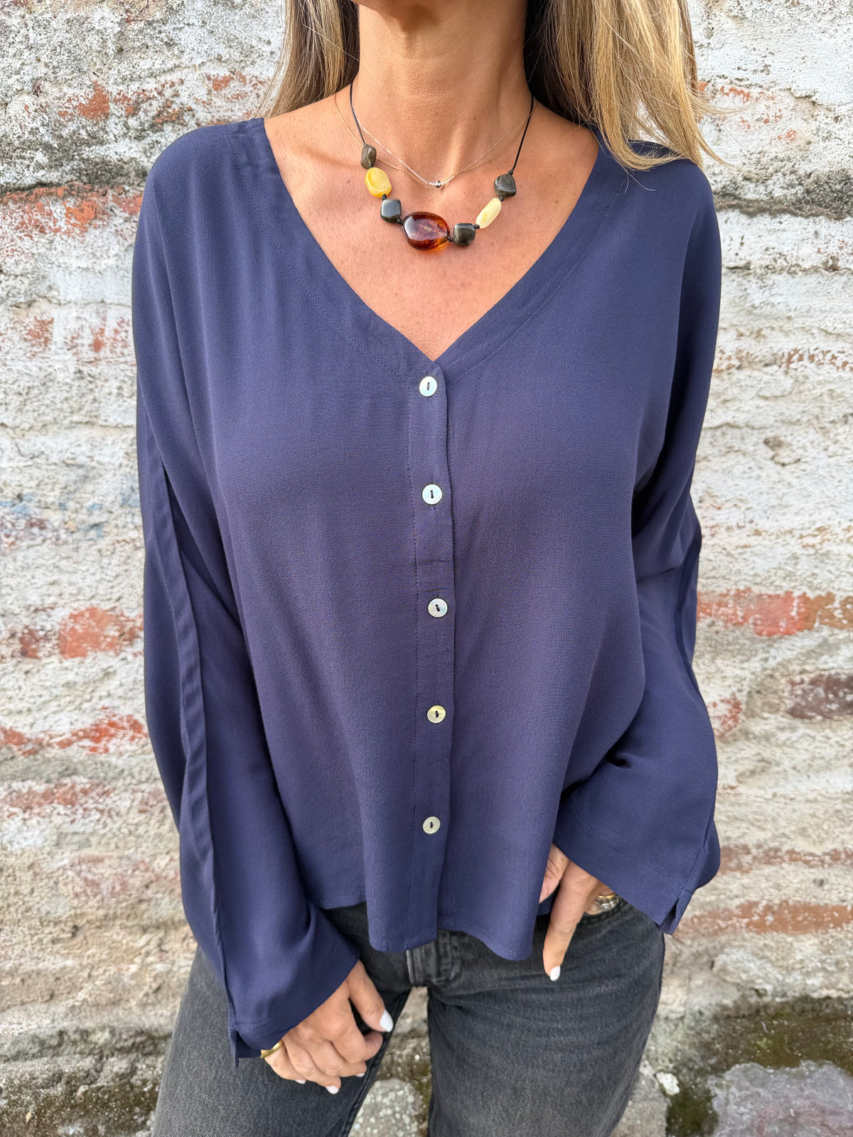 Blusa abotonada azul