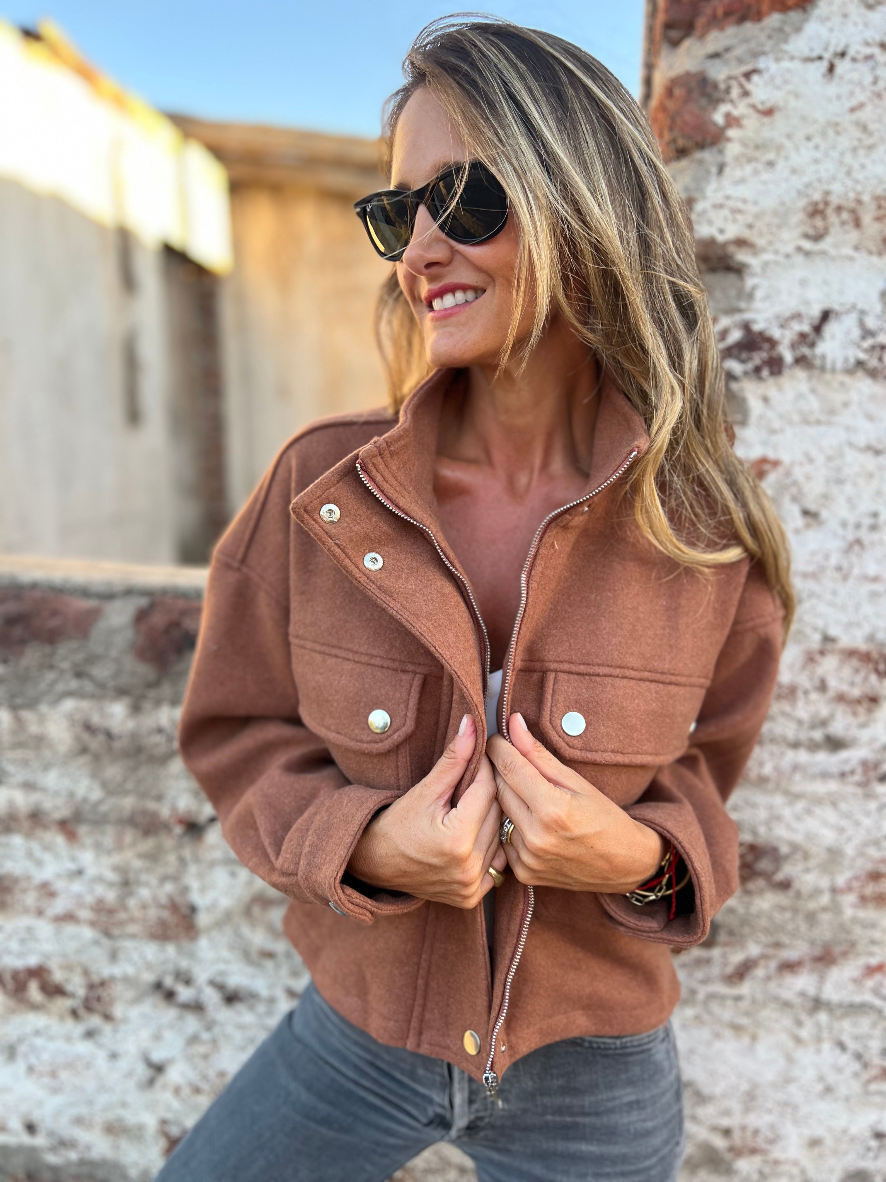 Chaqueta corta paño camel
