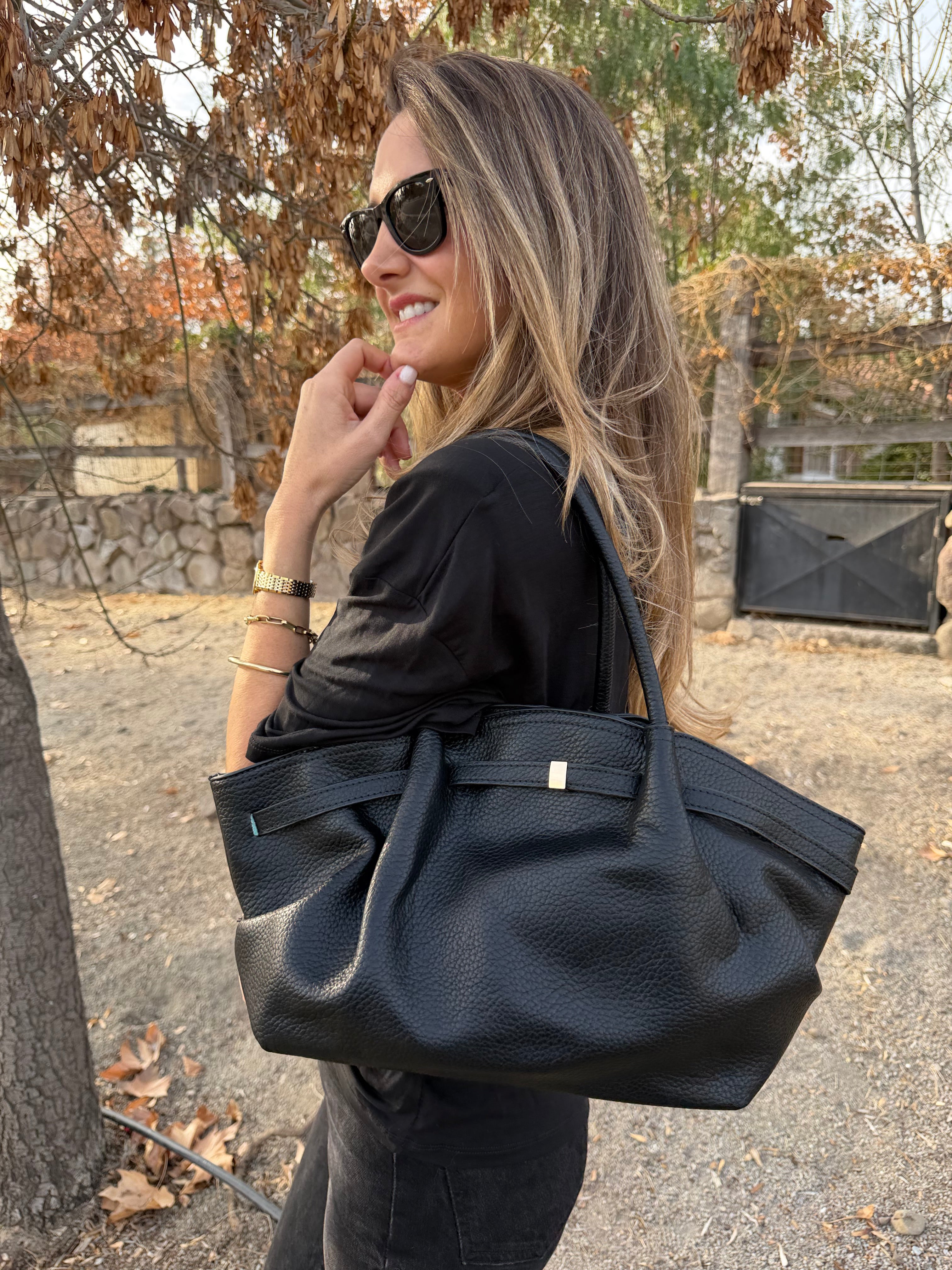 Cartera efecto cuero graneado maca negra