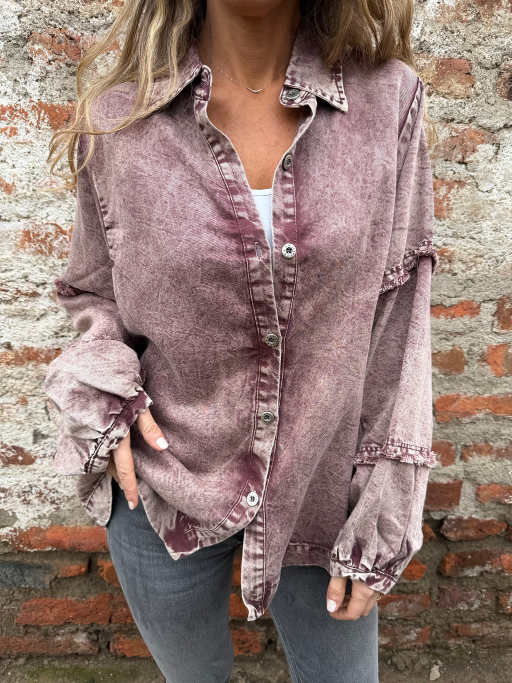 Blusa de bluejean manga globo burdeo