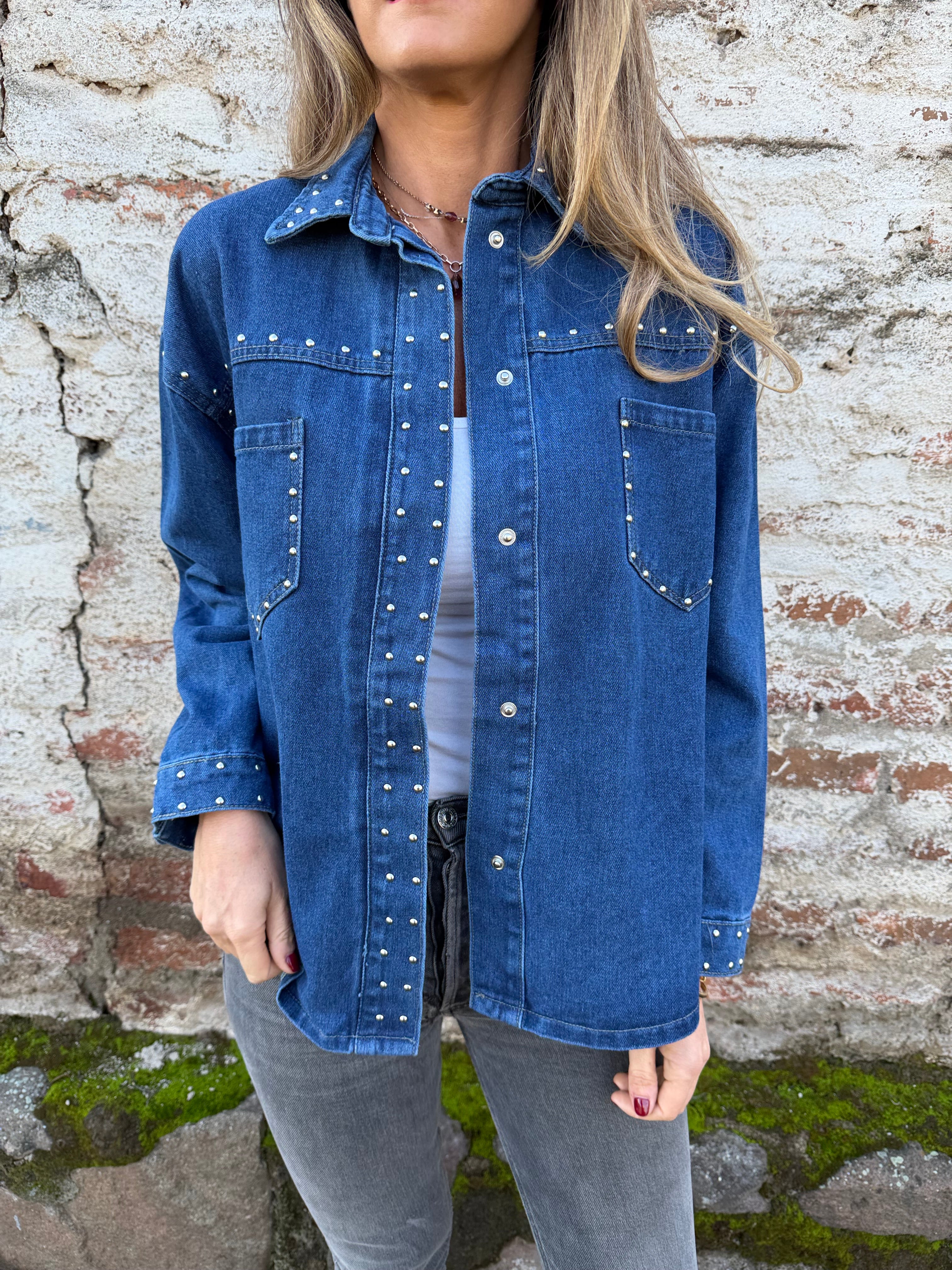 Chaqueta bluejean tachas azul