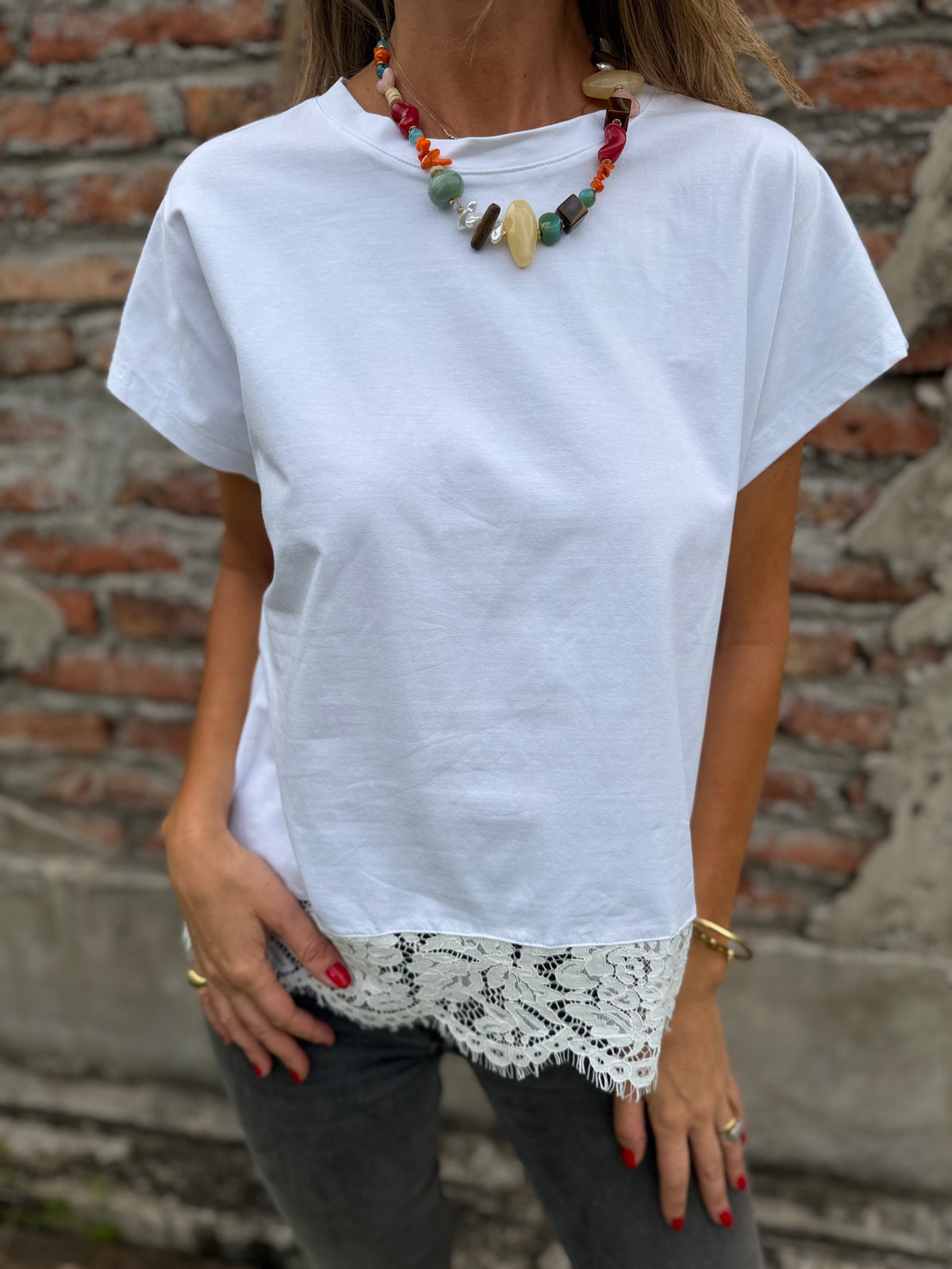 Polera básica algodón encaje inferior blanca