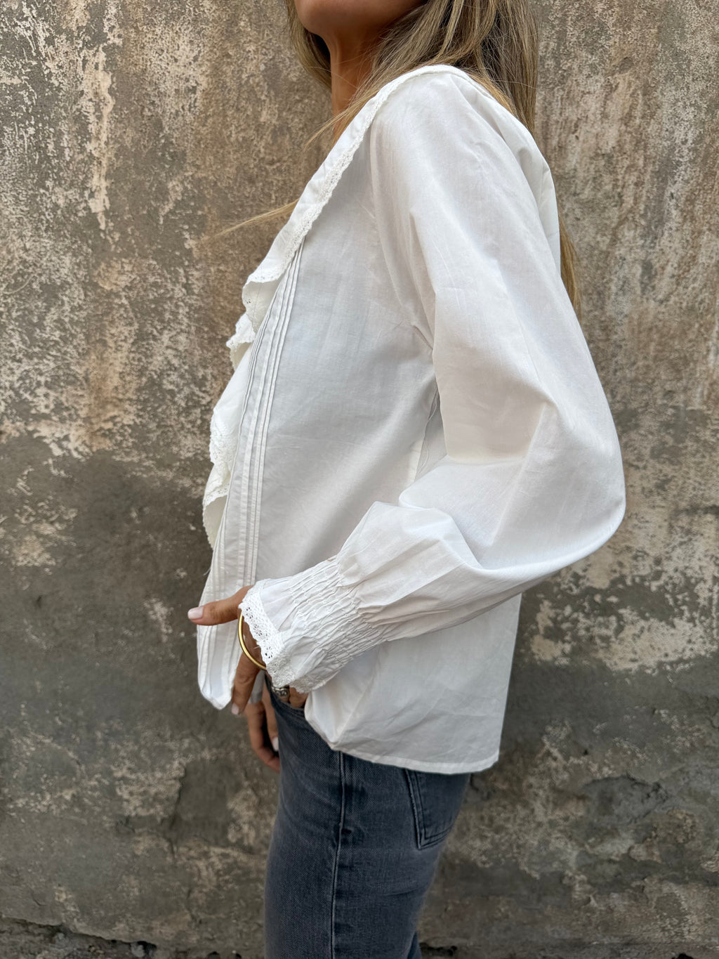 Blusa volados centrales blanca