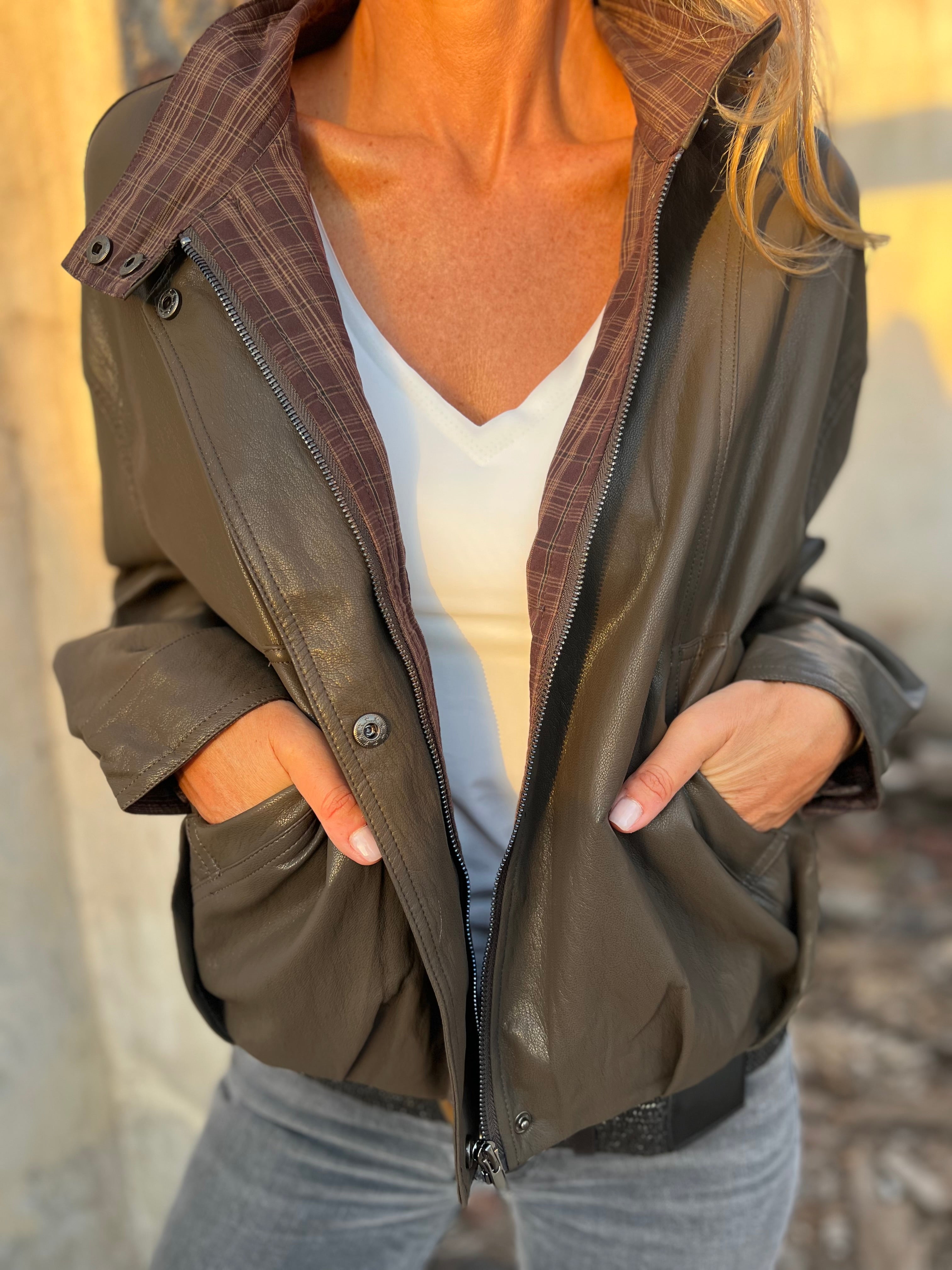 Chaqueta efecto cuero detalle escocés verde oscura