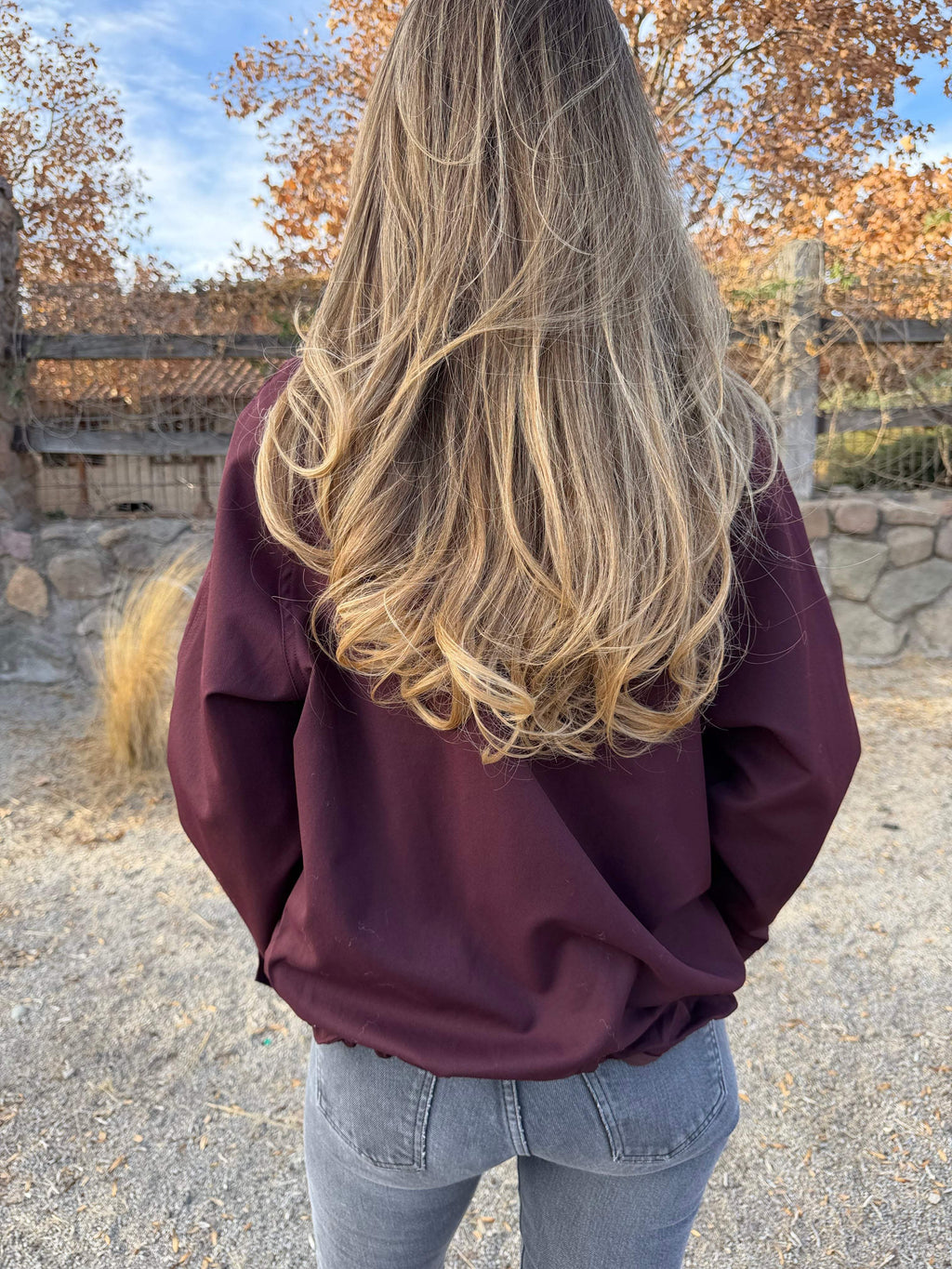 Chaqueta gabardina clásica burdeo