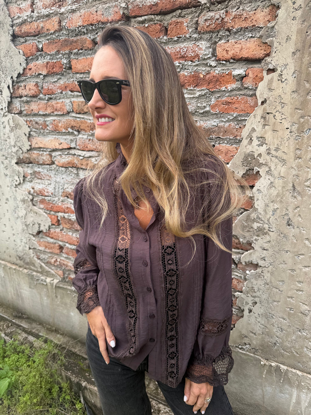 Blusa macramé central café