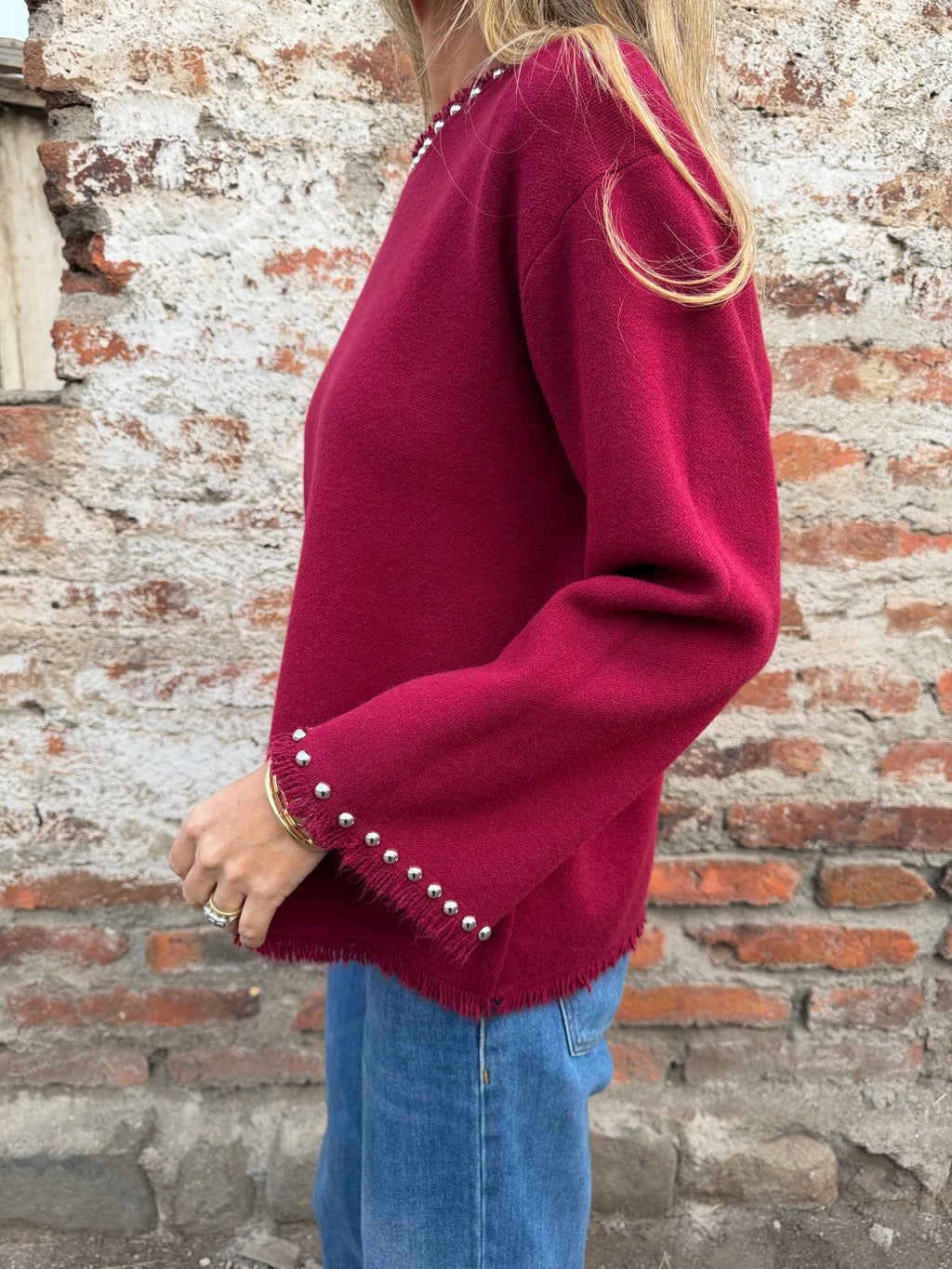 Chaleco tachas escote desflecado rojo italiano