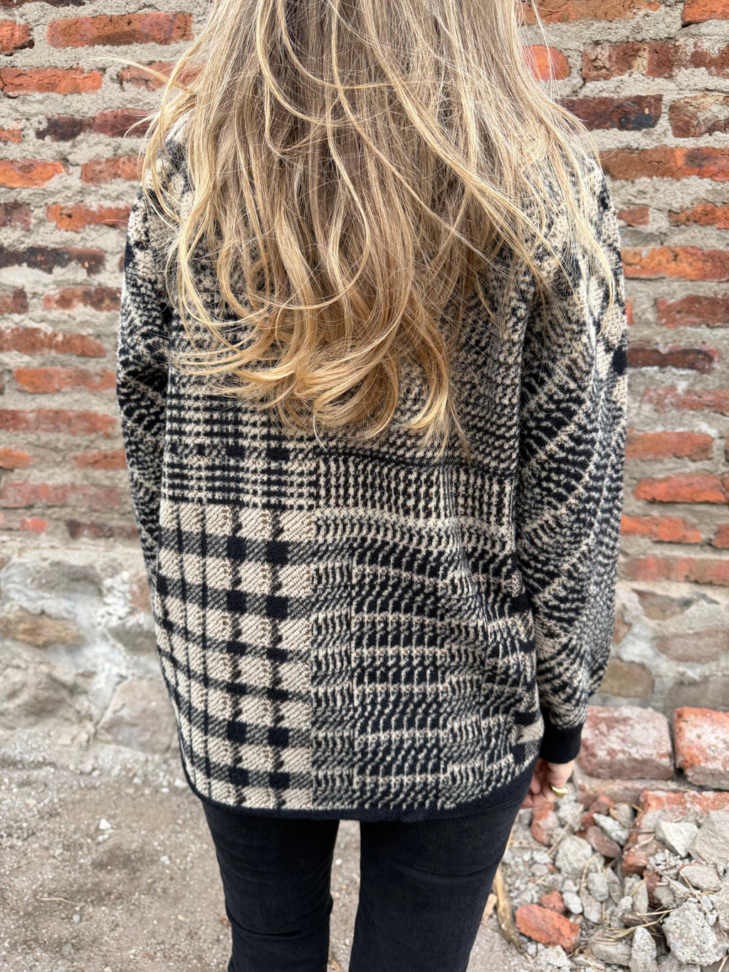 Chaqueta paño diseños botones dorados negra