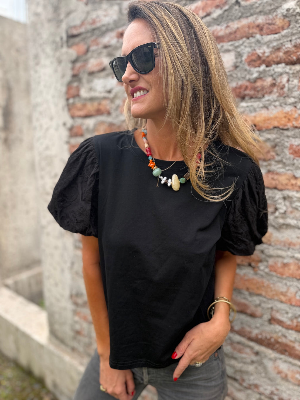 New polera algodón mangas broderie negra