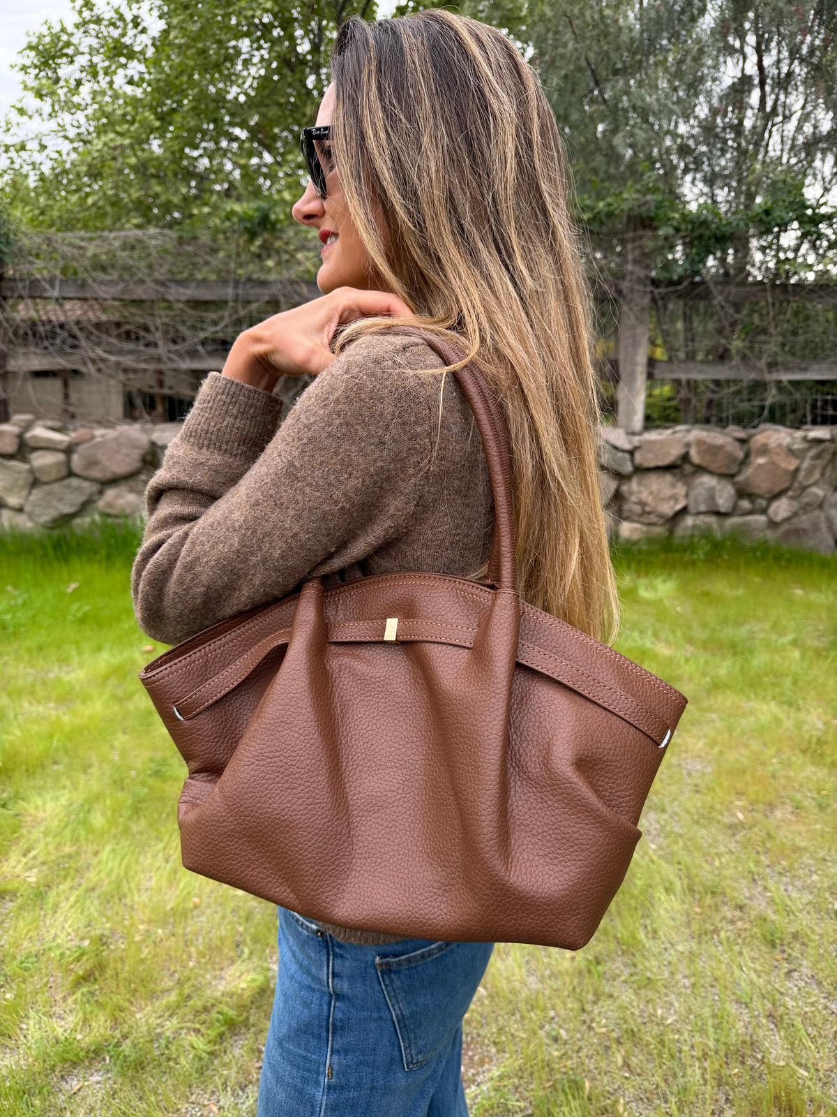 Cartera efecto cuero graneado maca café