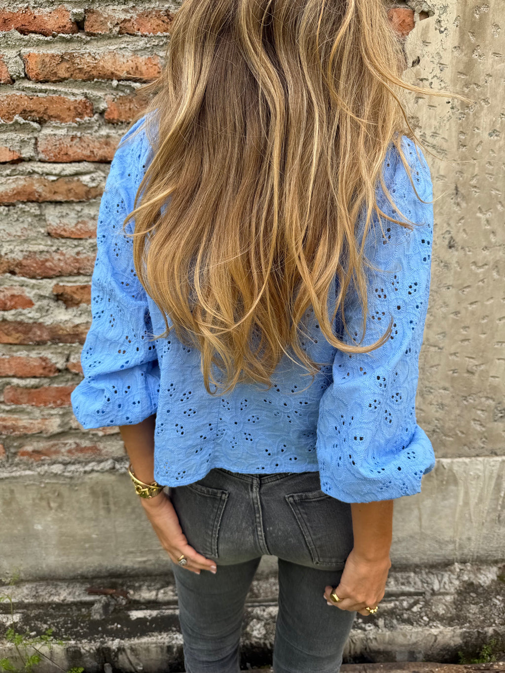 Blusa súper broderie celeste
