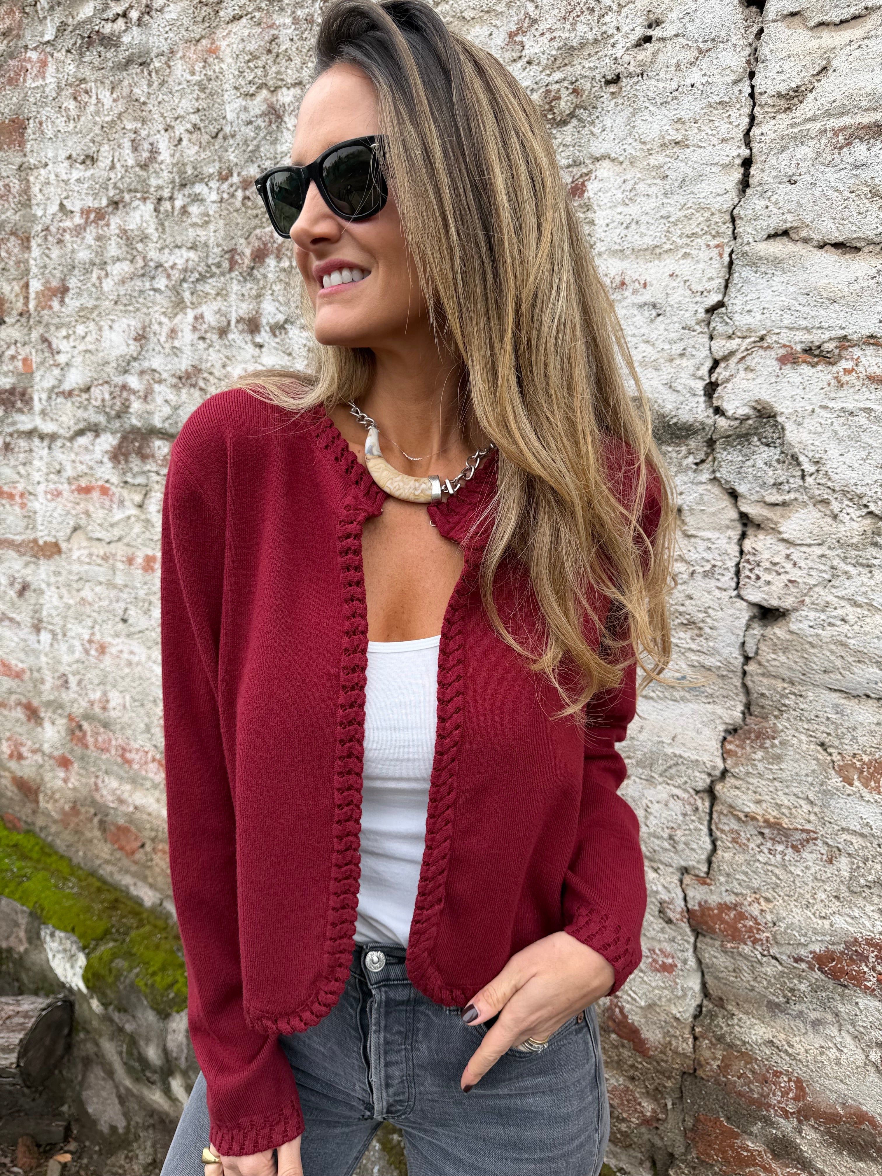 Chaquetita tejida detalles roja italiana