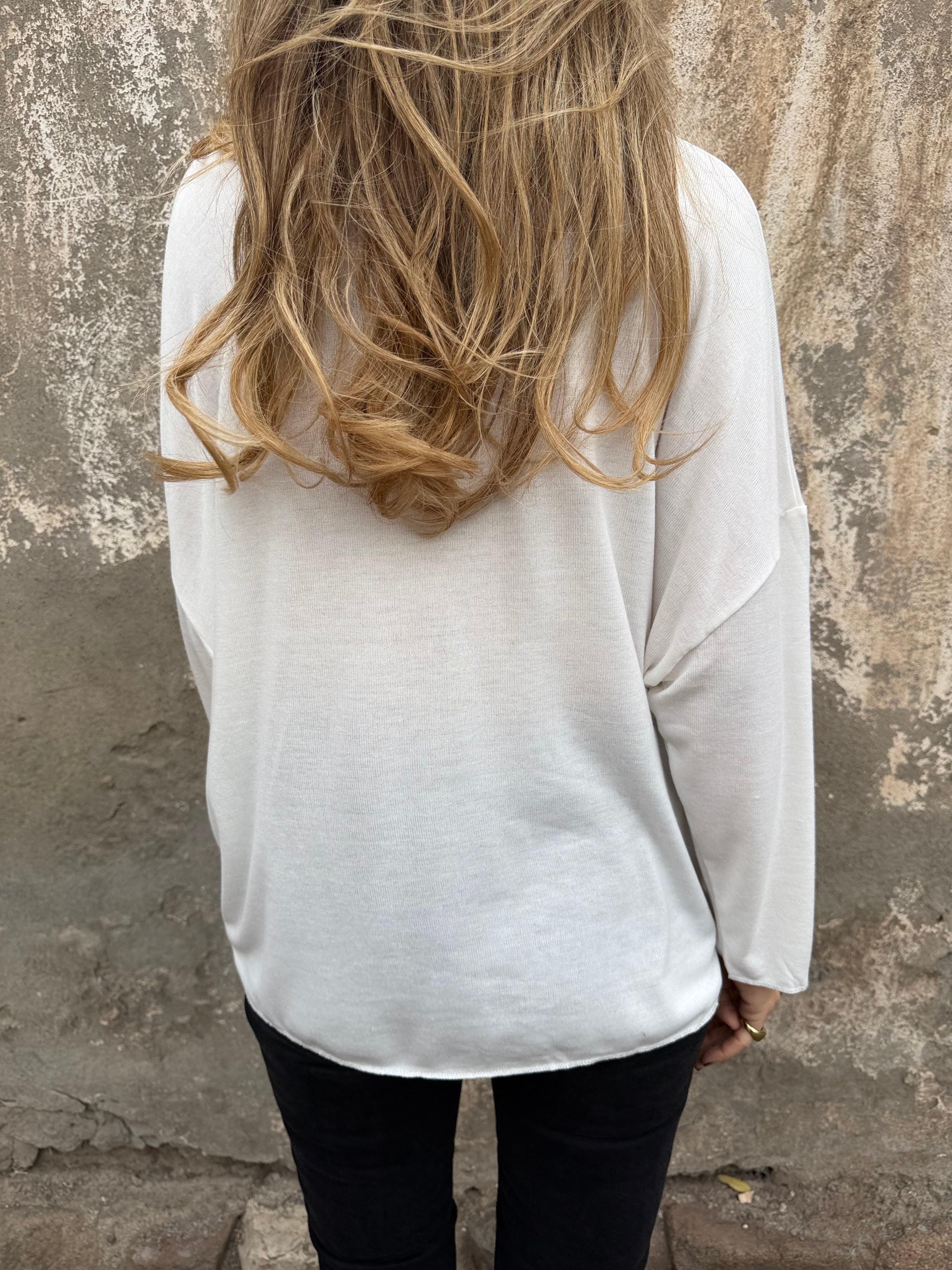 Maxxi polera lanilla bordes plateados blanca