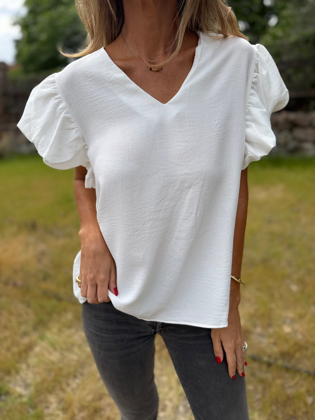 Blusa crep vuelitos mangas blanca