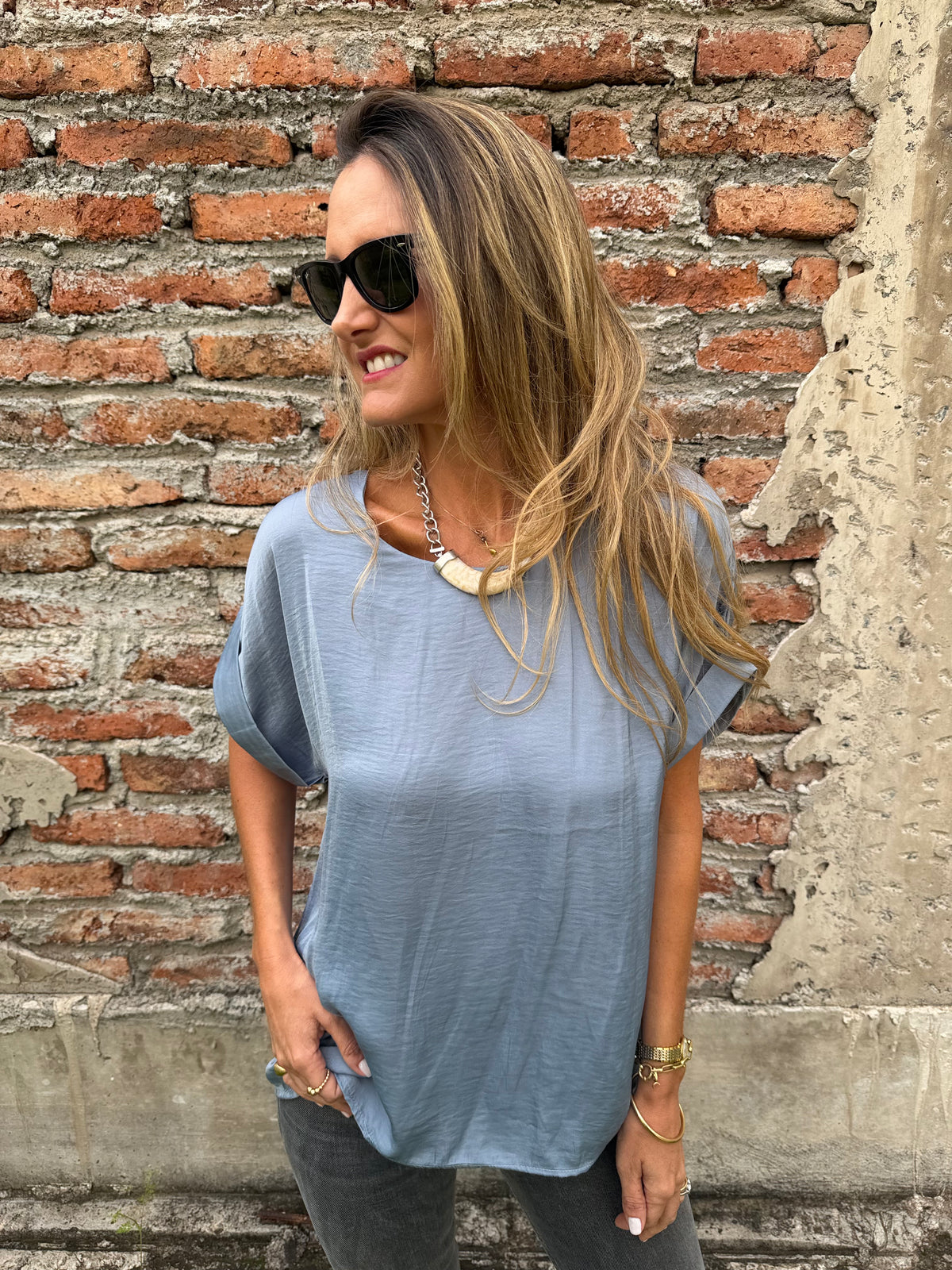 Blusa básica seda celeste