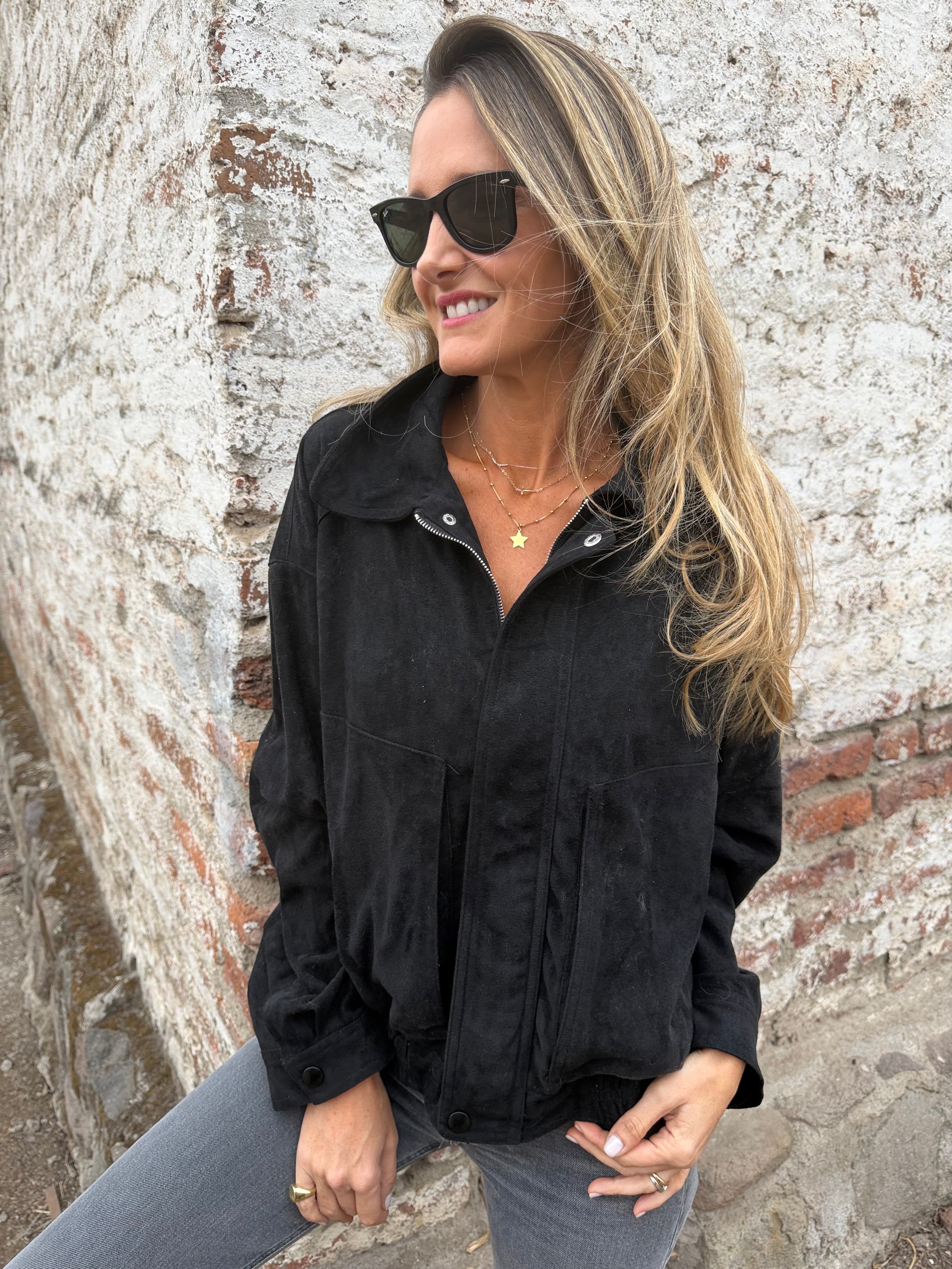 Bomber efecto cuero gamuza negra