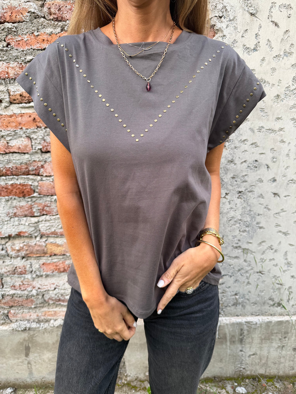 Polera tachitas gris