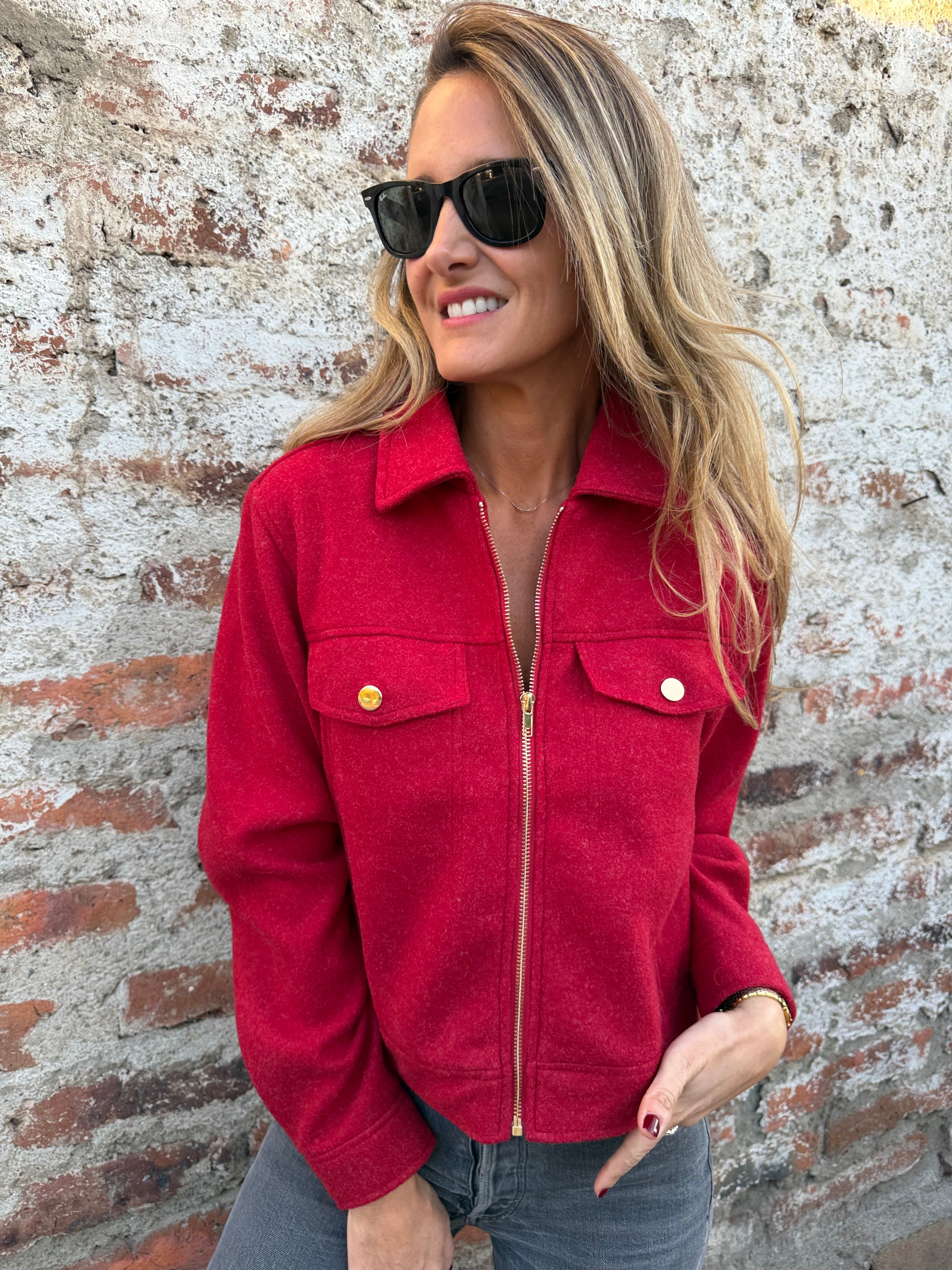 Chaqueta paño clásico herrajes dorados roja