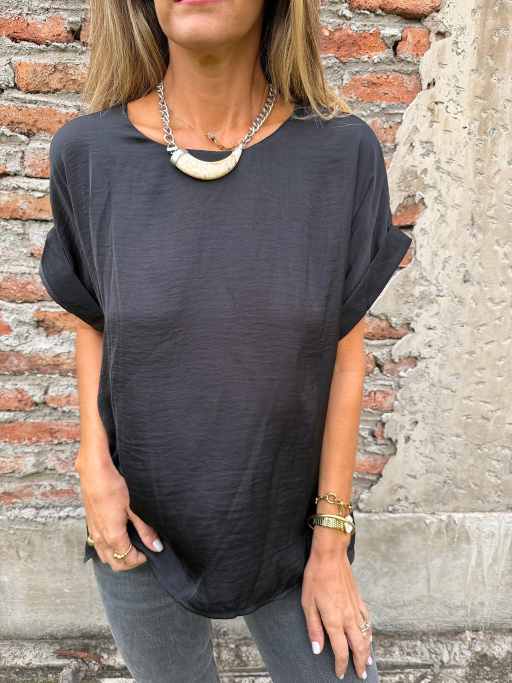 Blusa básica seda negra