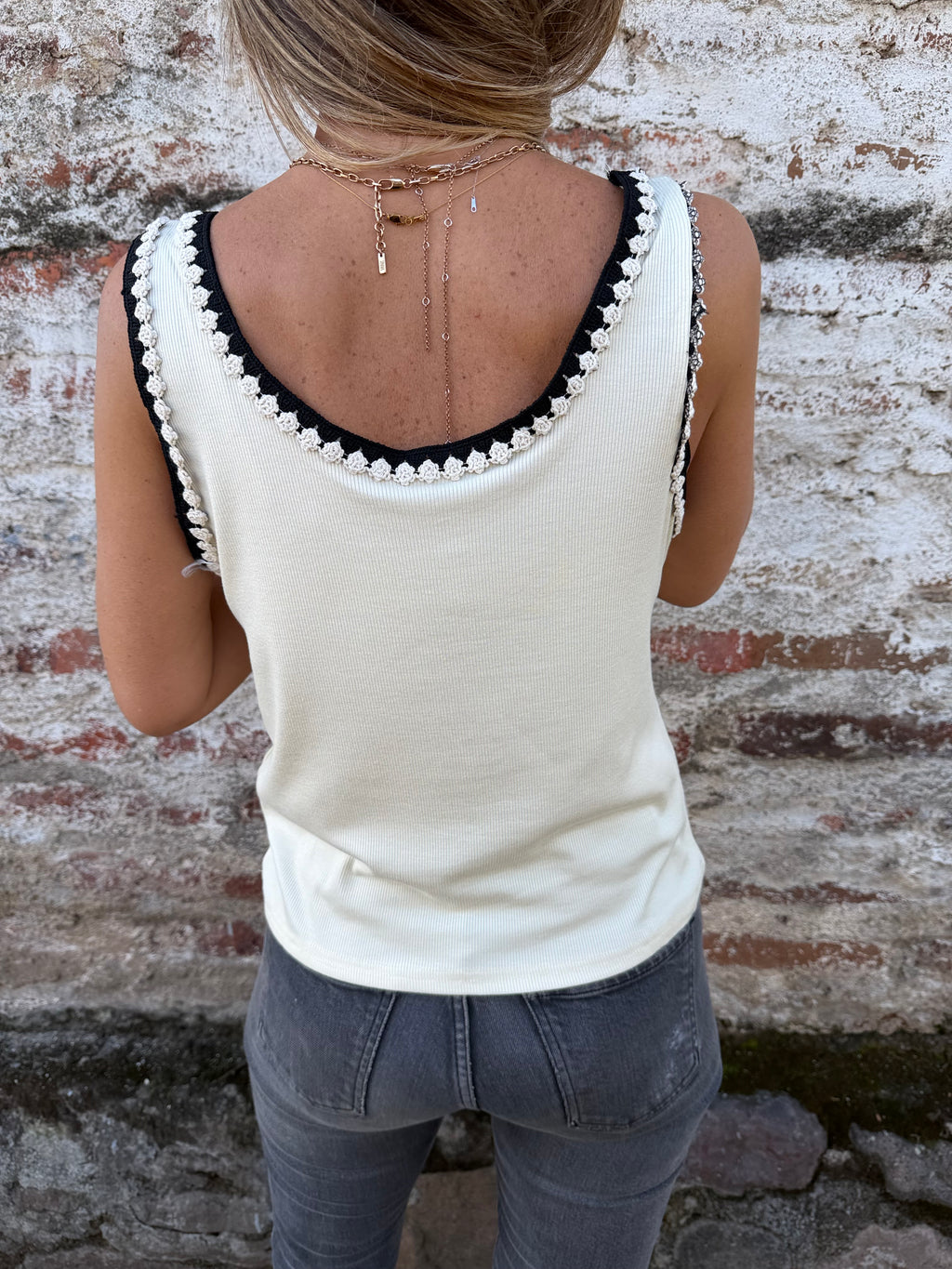 Básica borde crochet crudo