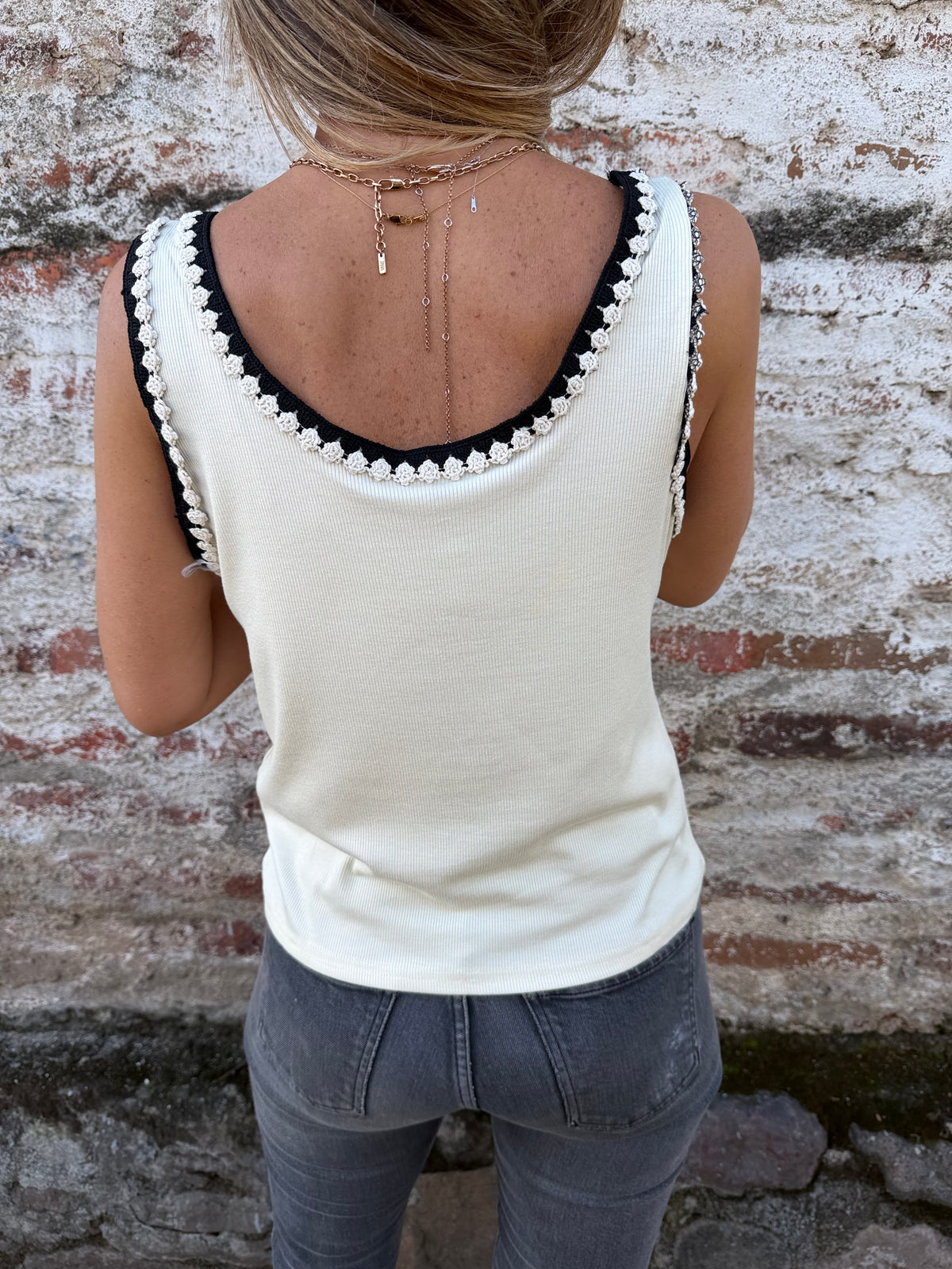 Básica borde crochet crudo