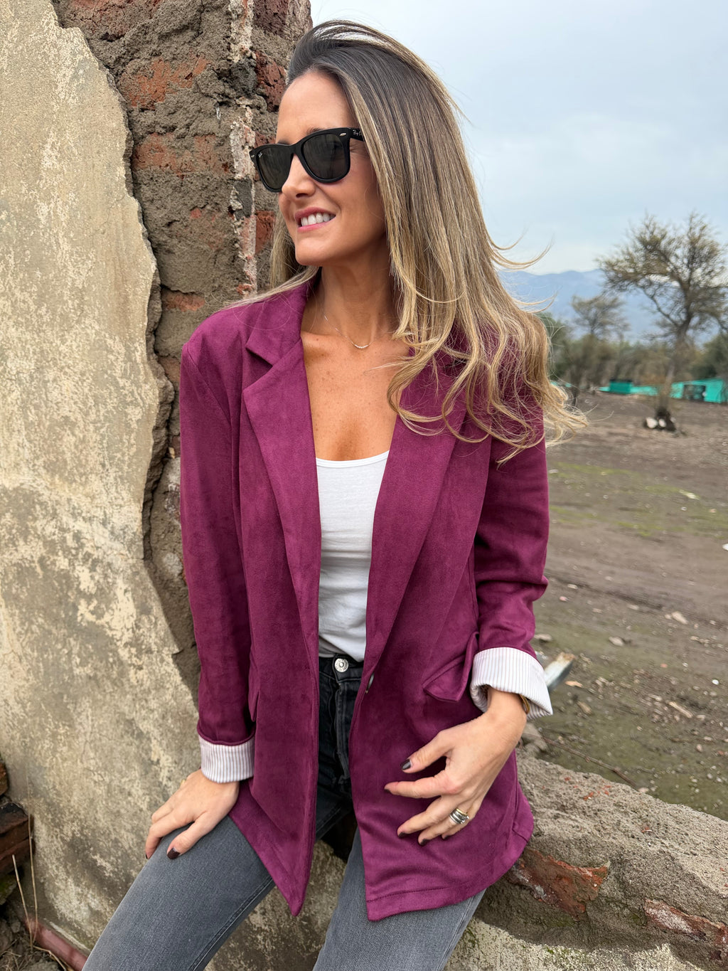 Blazer suede con doblez rayado burdeo
