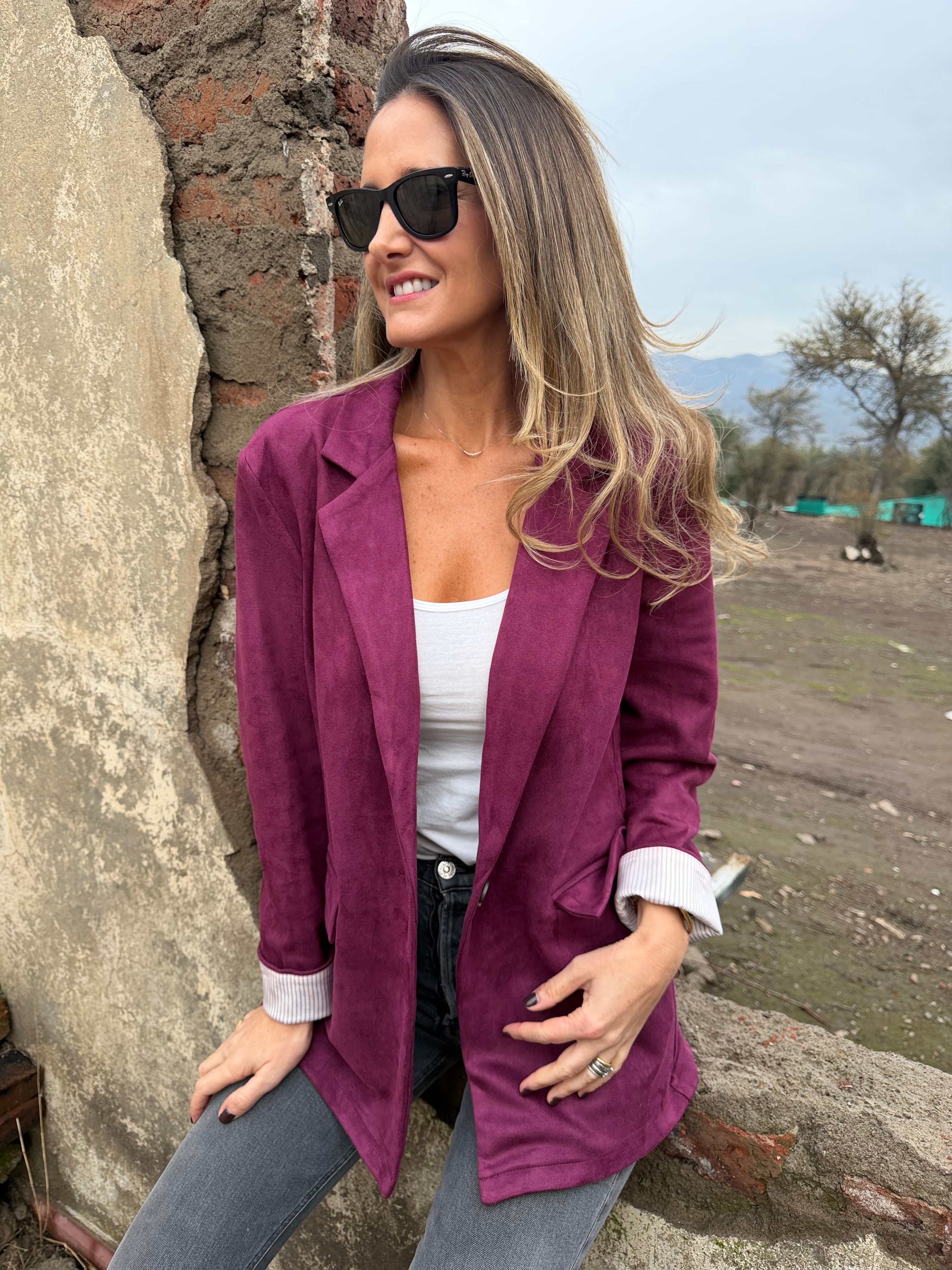 Blazer suede con doblez rayado burdeo