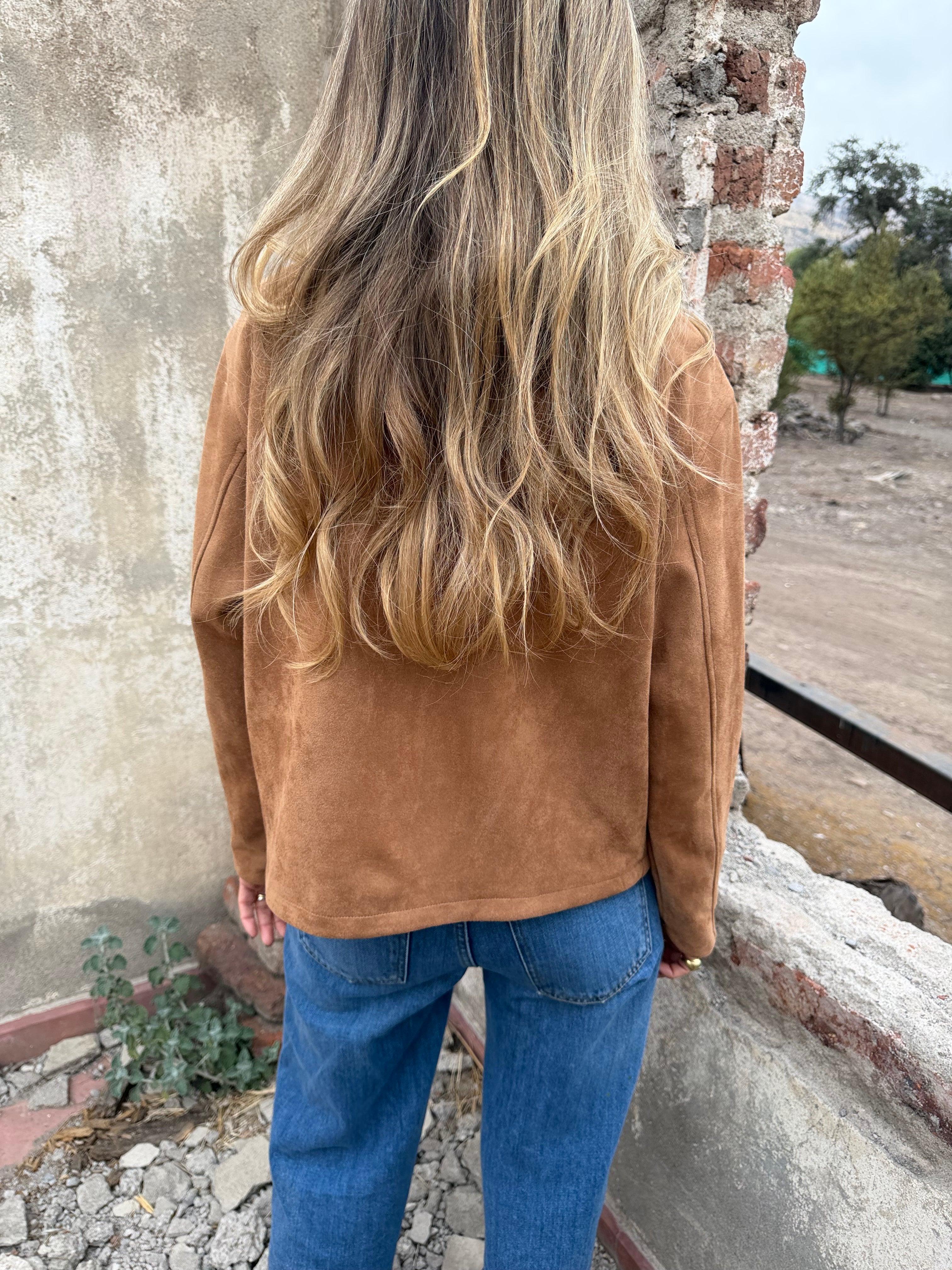 Chaqueta suede tachitas camel