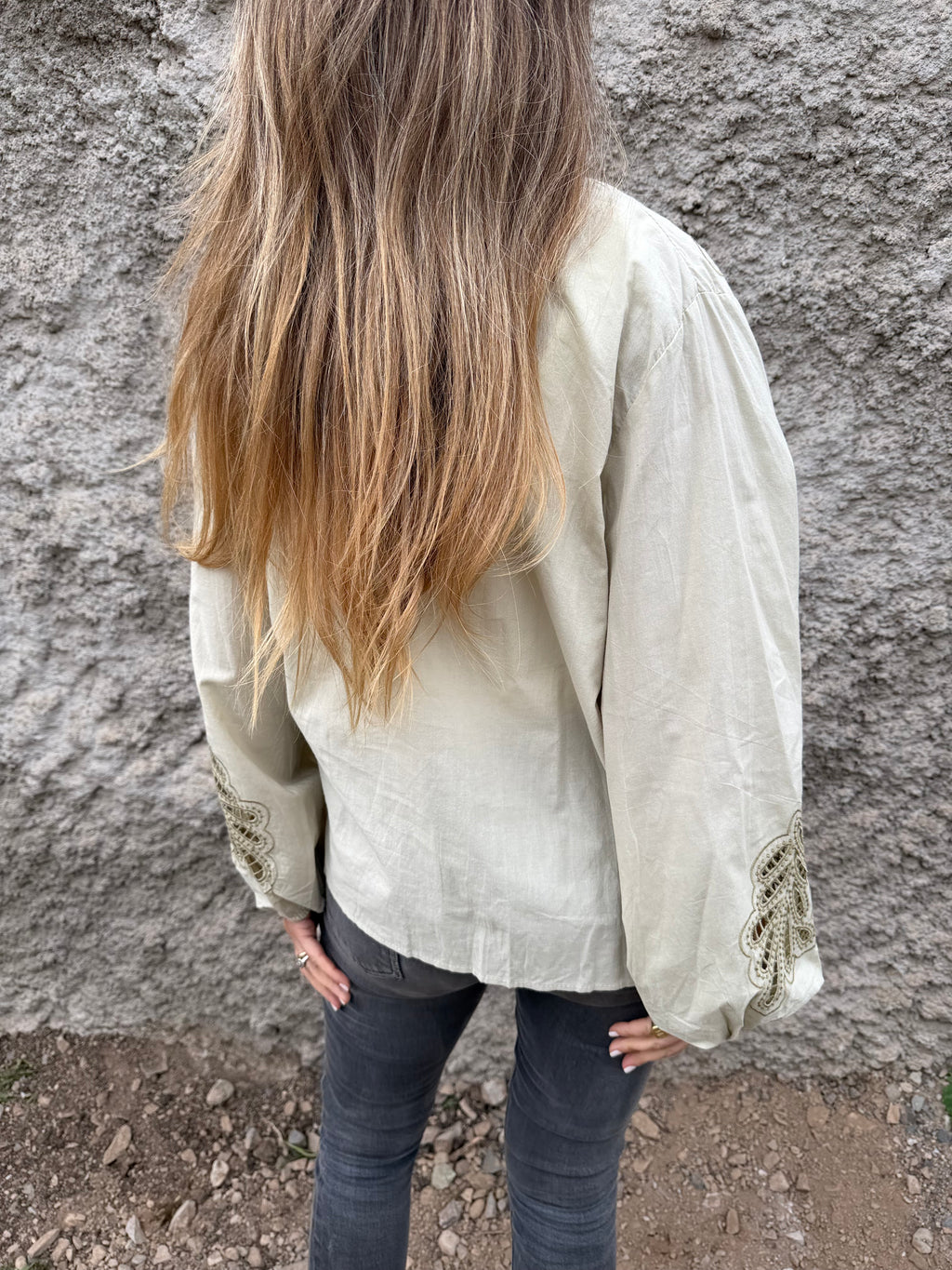 Blusa botoncitos coqueta broderie verde claro