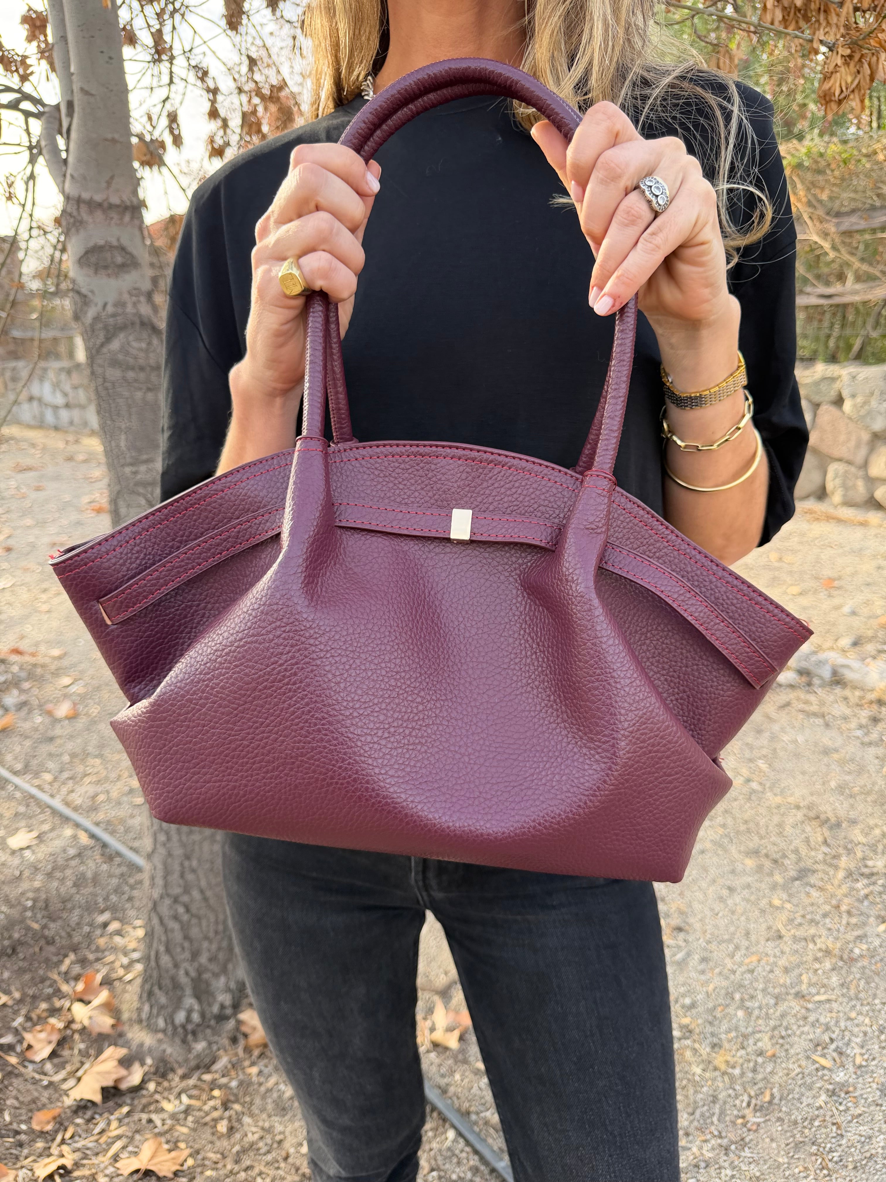 Cartera efecto cuero graneado maca burdeo