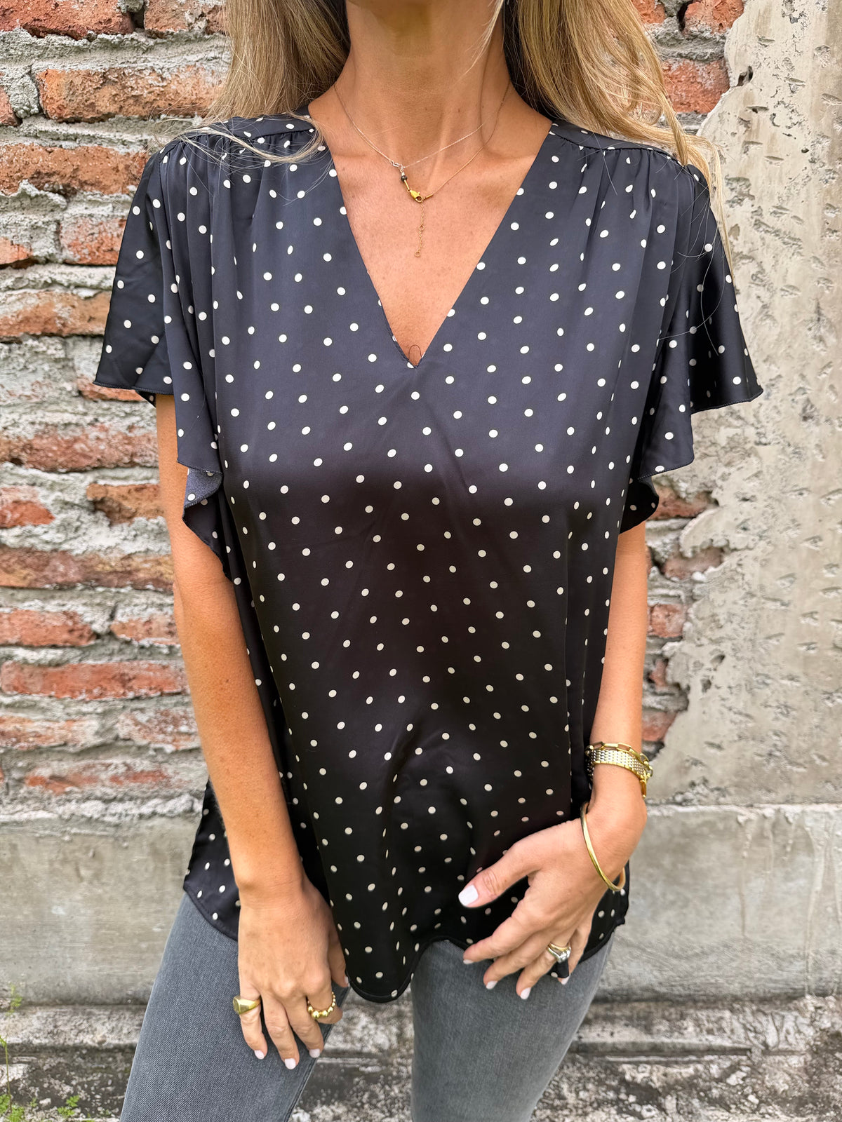 Blusa seda lunares negra