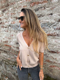 Polera/ Chaleco botones dorados beige