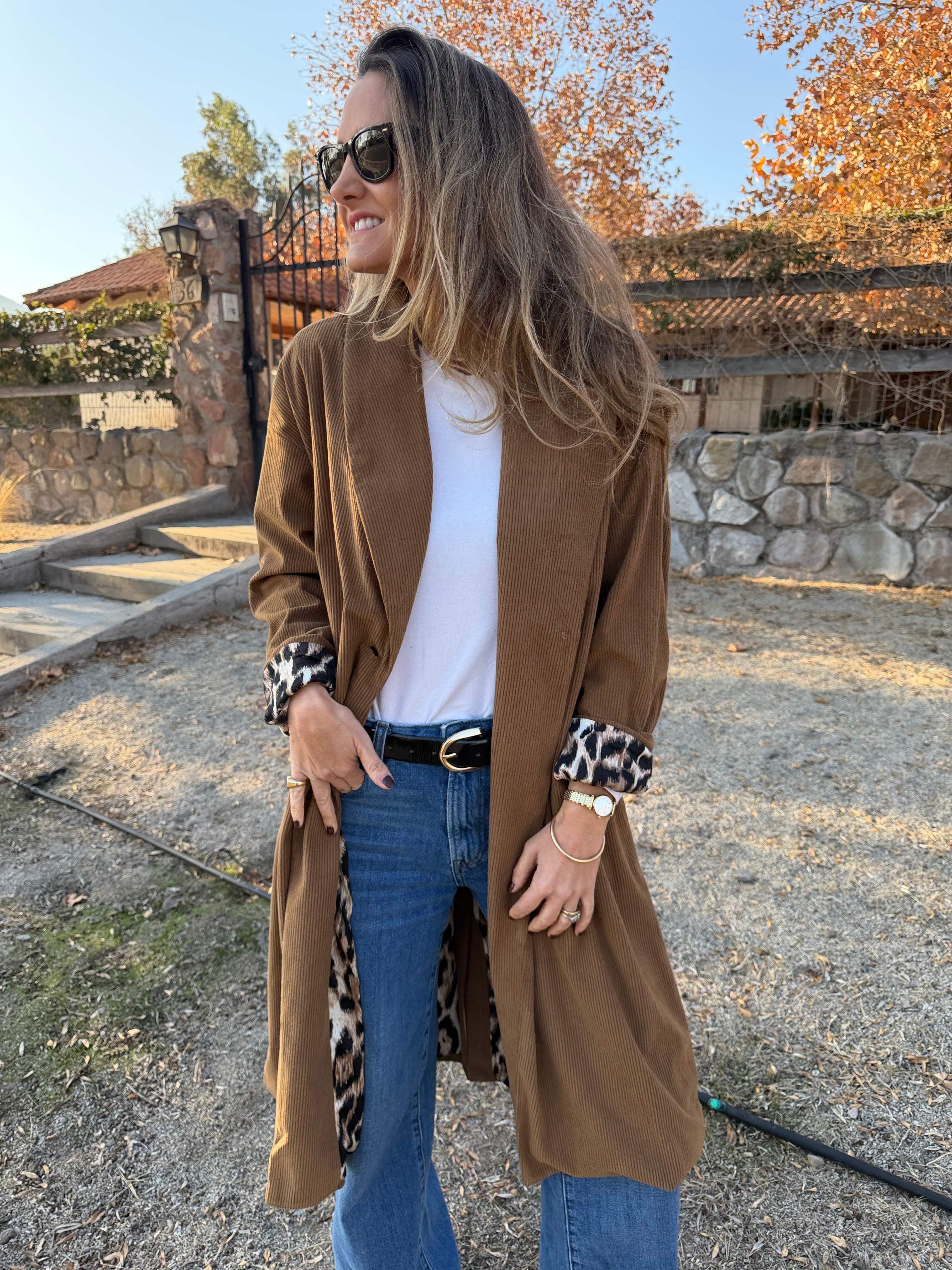 Trench cotelé fondo print camel