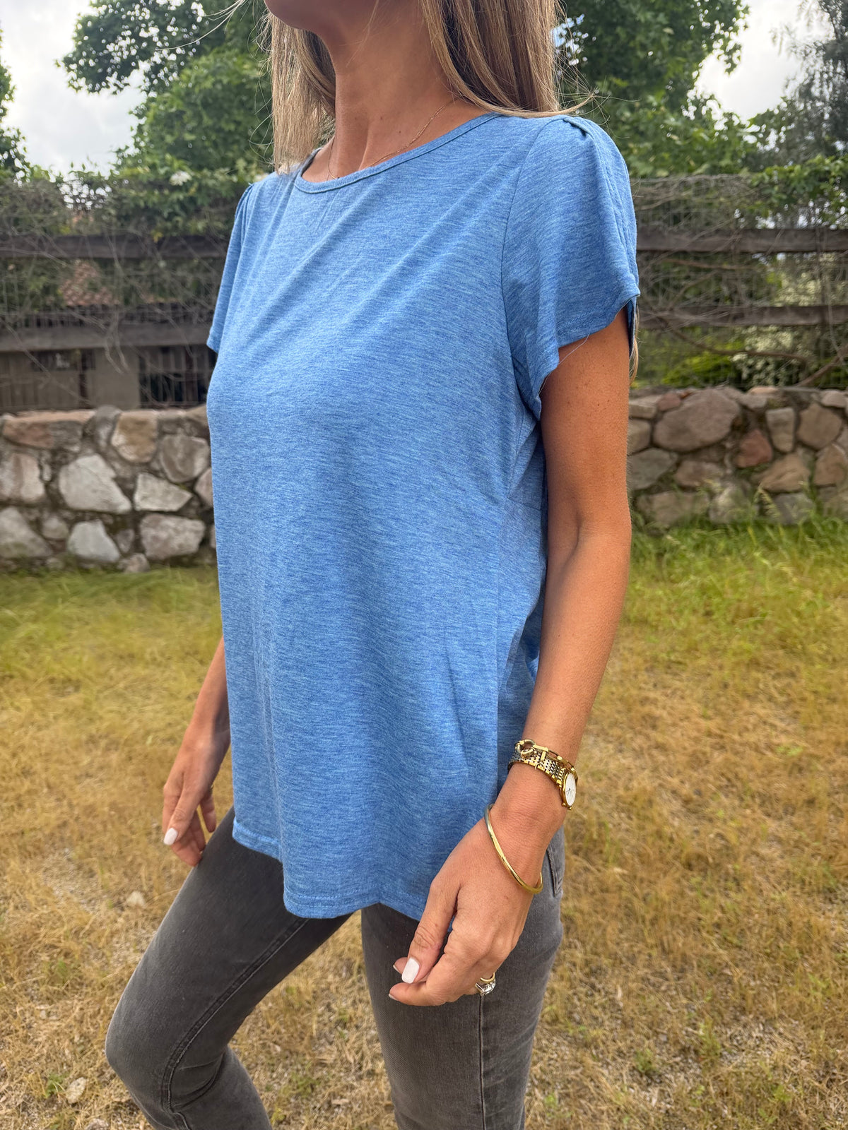 Polera algodón nudo espalda azul