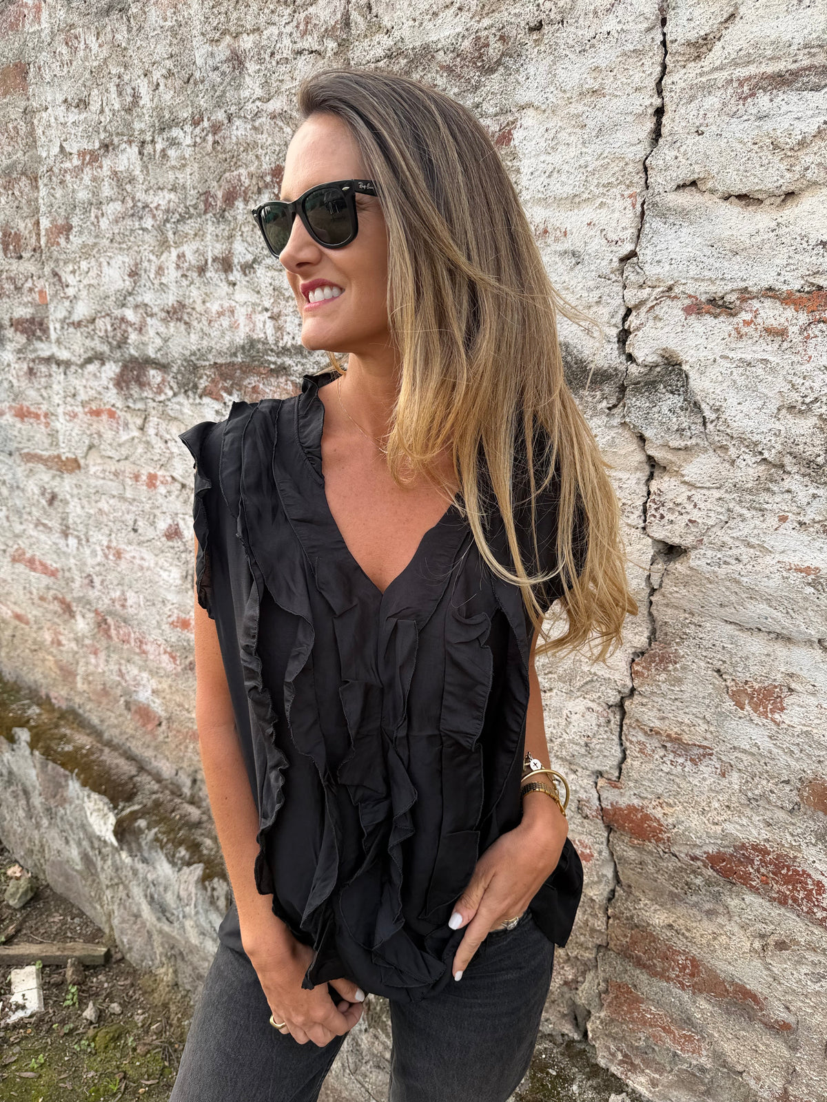 Blusa doble volados negra
