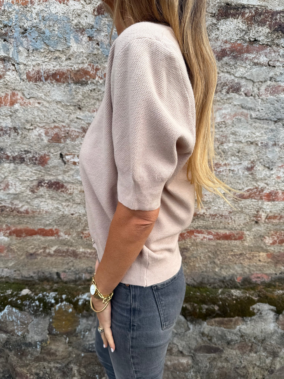 Polera/ Chaleco botones dorados beige