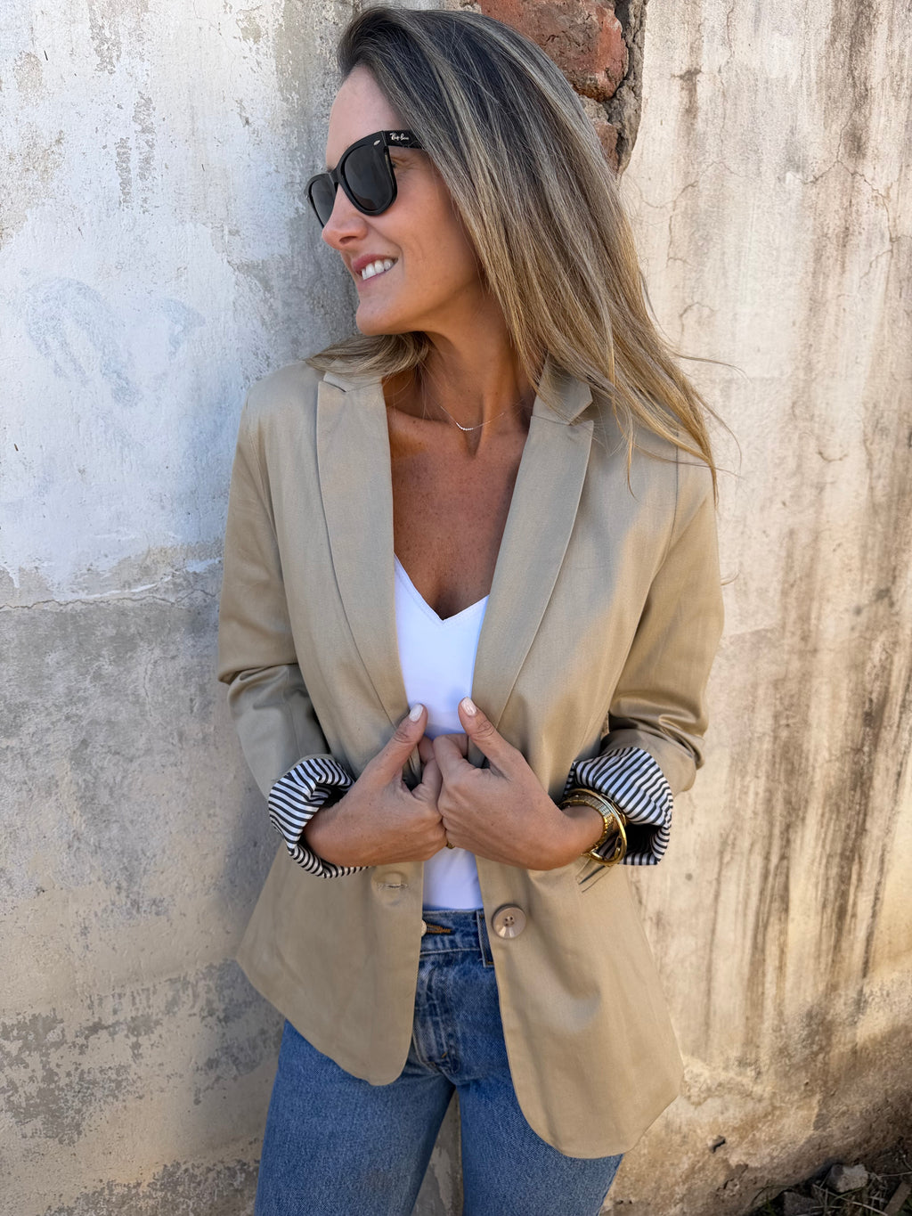 New blazer gabardina delgada con doblez rayado beige