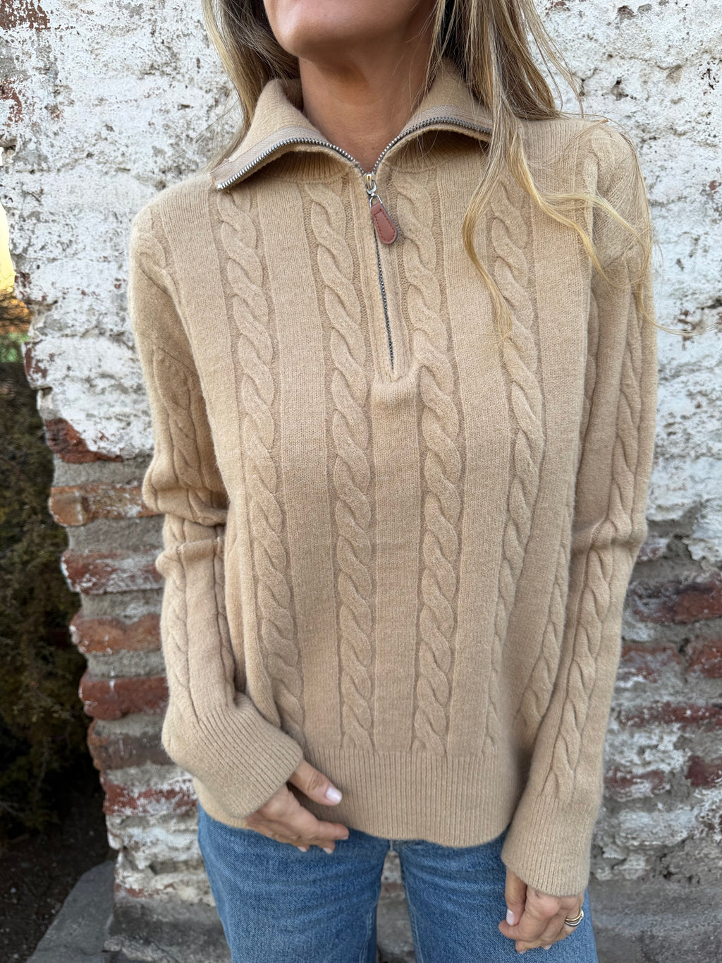 Chaleco medio cierre beige