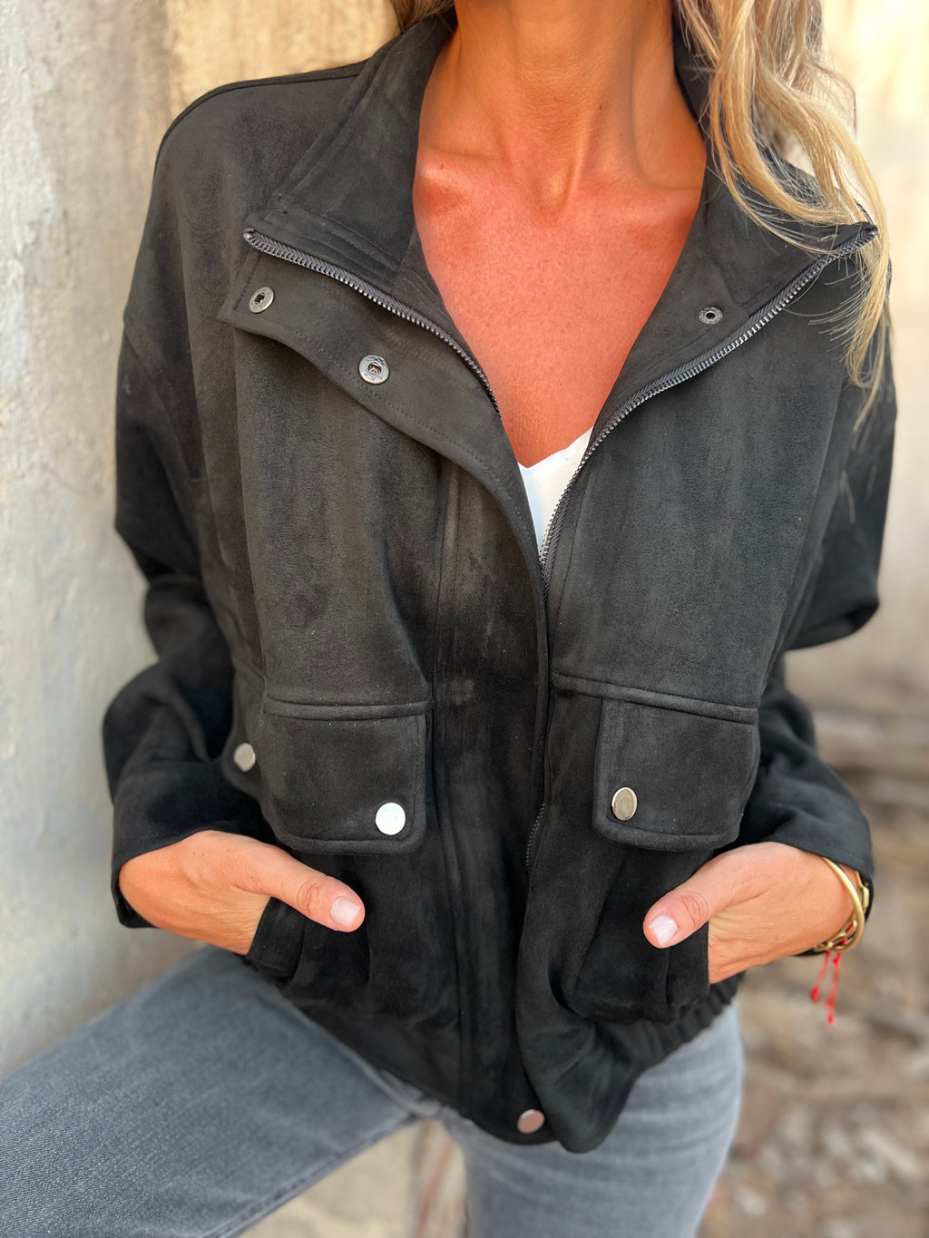 Chaqueta suede bolsillo grande negro