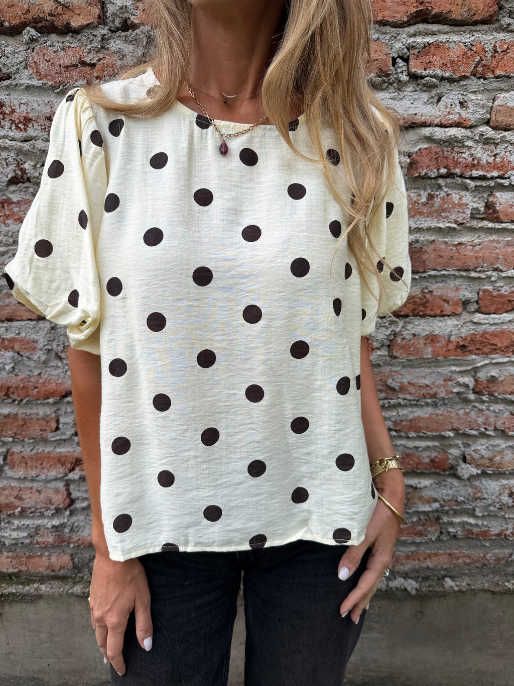 Blusa lunares mangas abullonadas amarillo claro