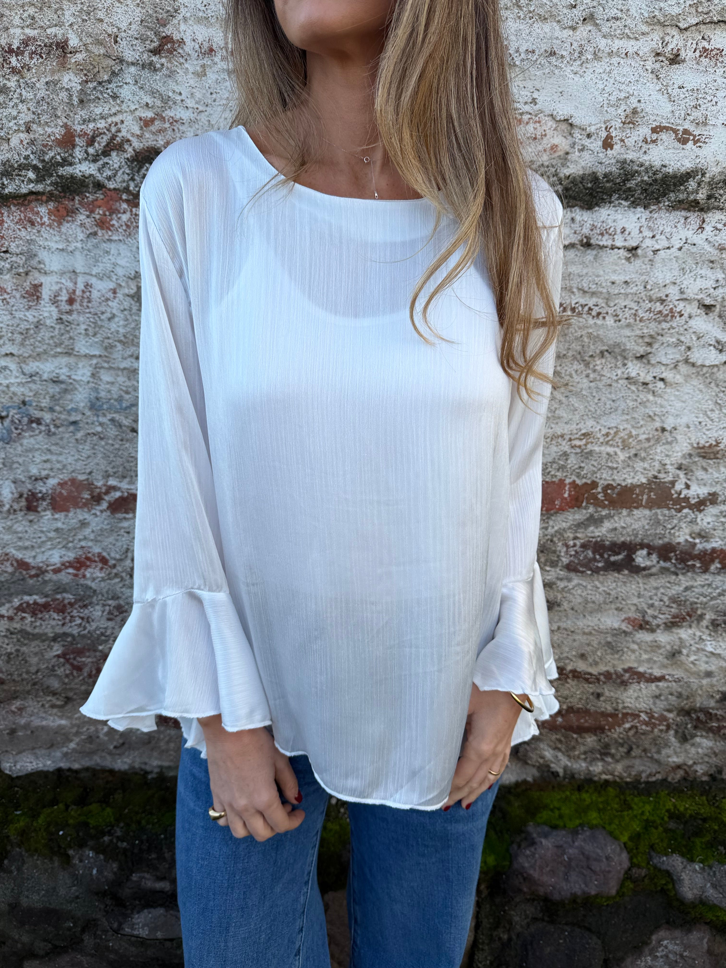 Blusa perlada volados blanca