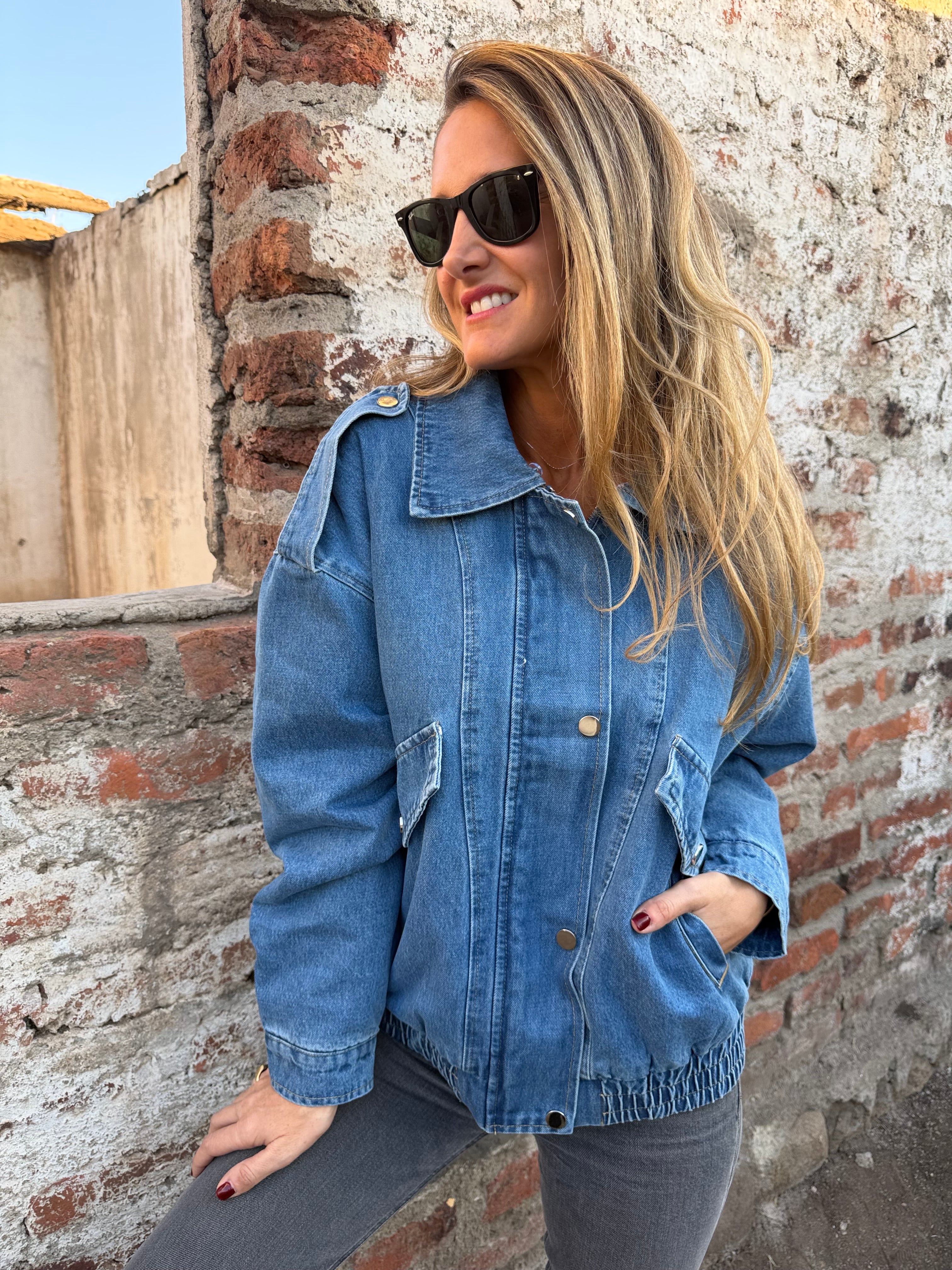 Maxxi bomber acolchada bluejean celeste claro