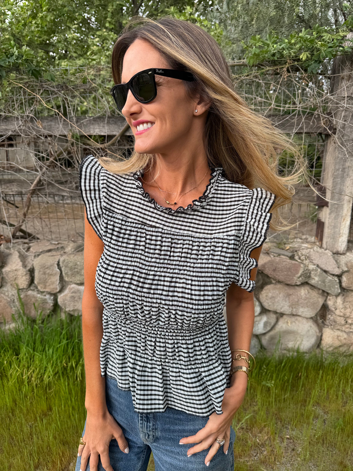 Polera vichy nido abejas negra