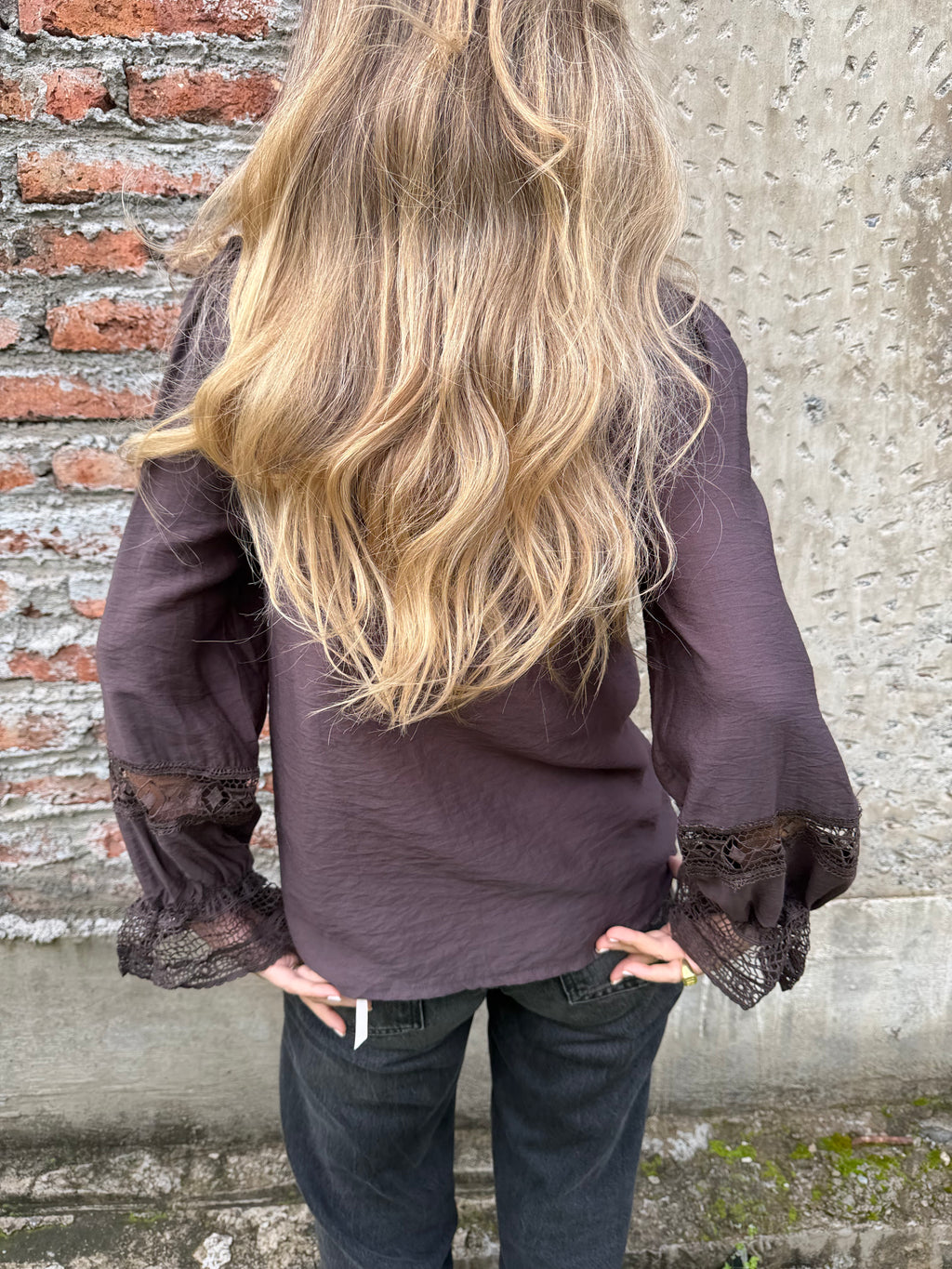 Blusa macramé central café