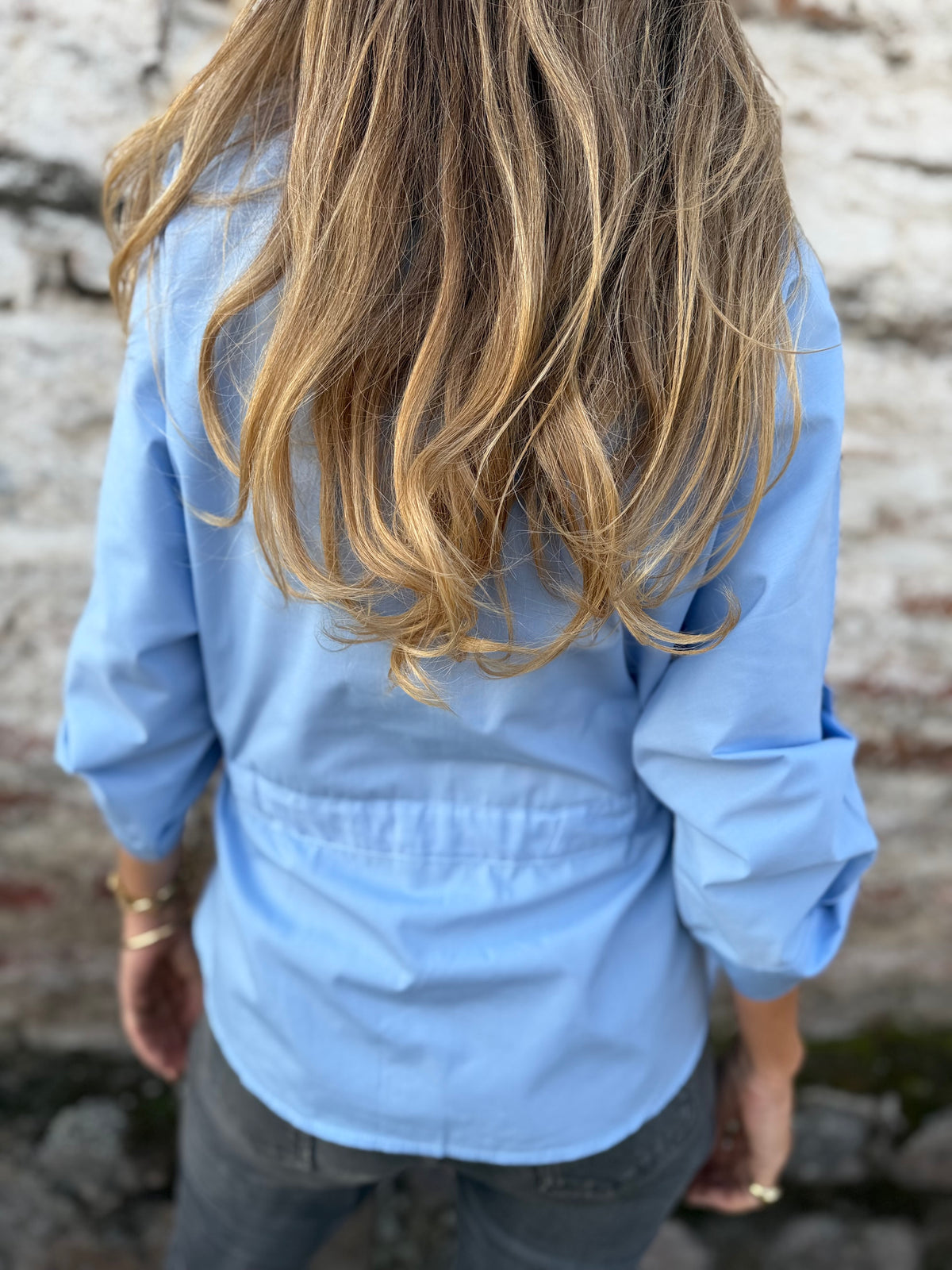 Blusa ajustable cintura celeste