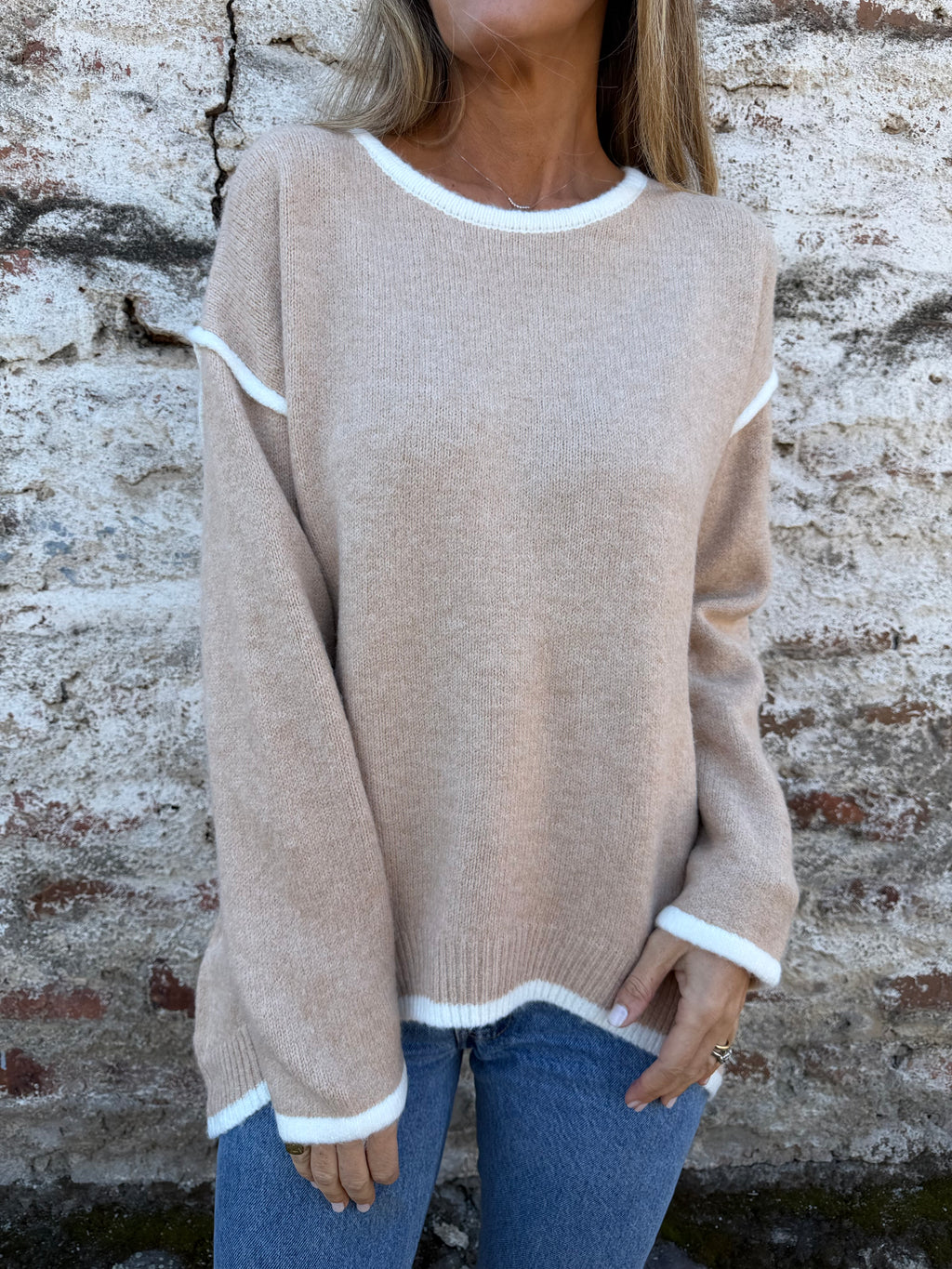 Chaleco ribete blanco simple beige