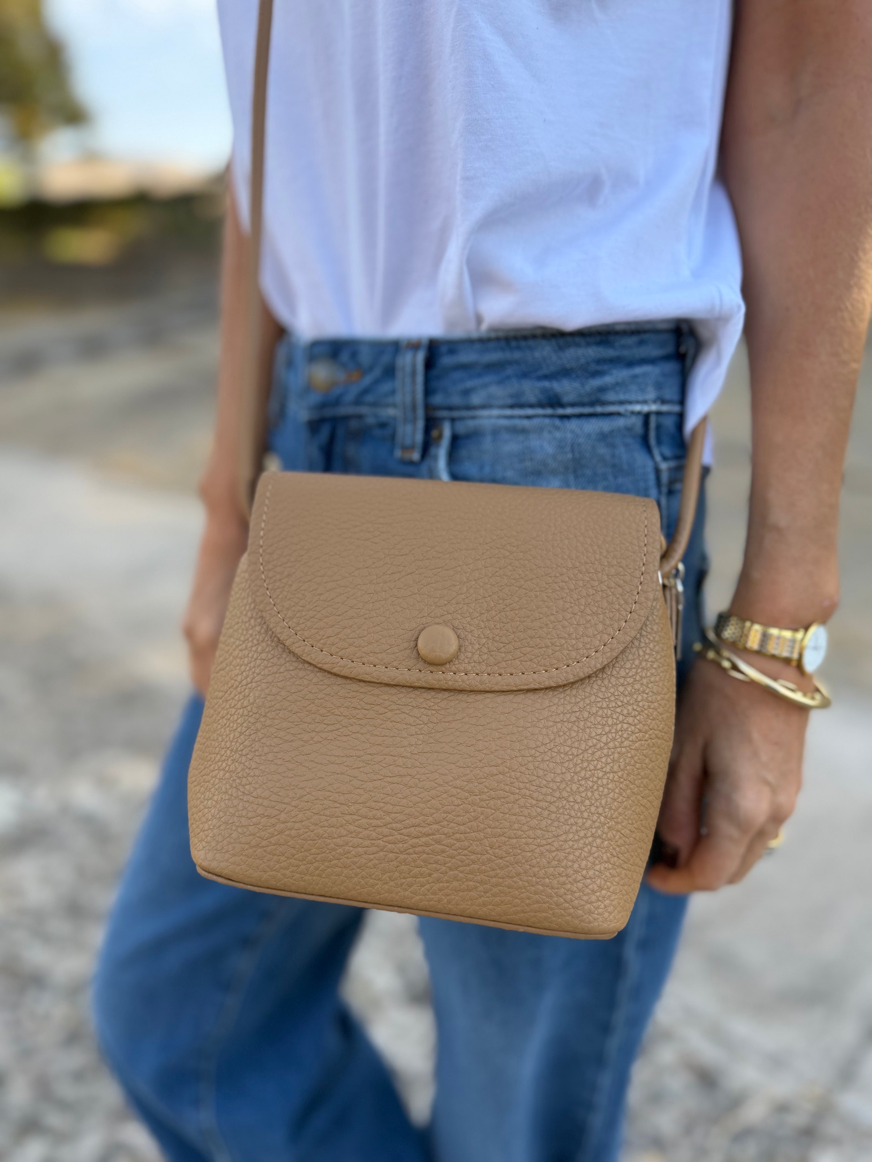 Cartera de hombro en efecto cuero graneado camel