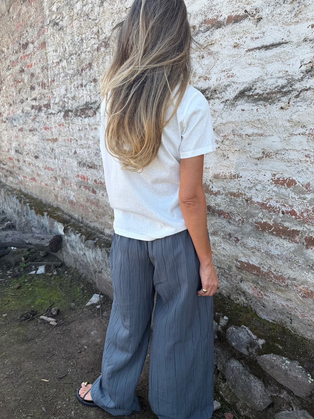 Palazzo crep lazo gris
