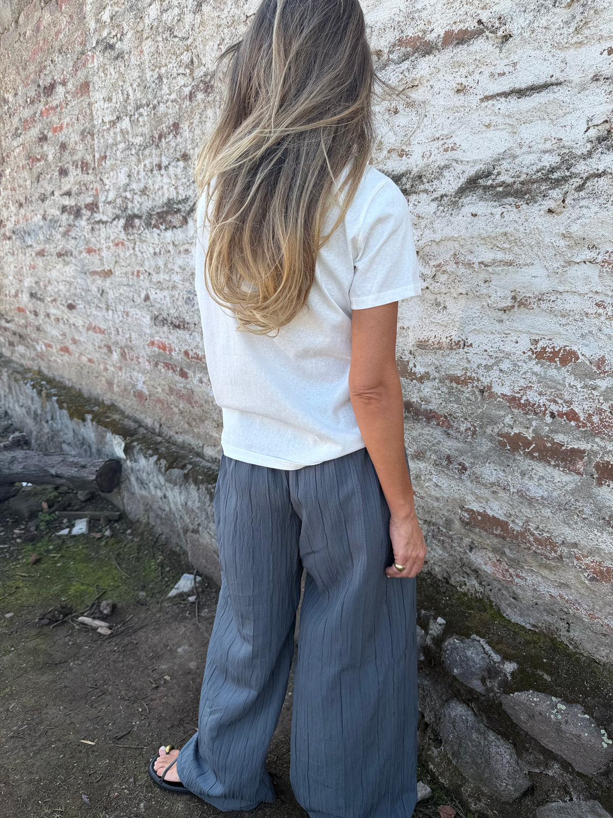 Palazzo crep lazo gris