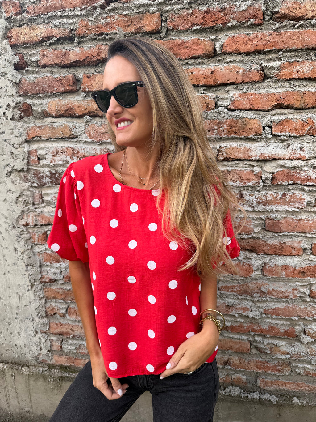 Blusa lunares mangas abullonadas roja